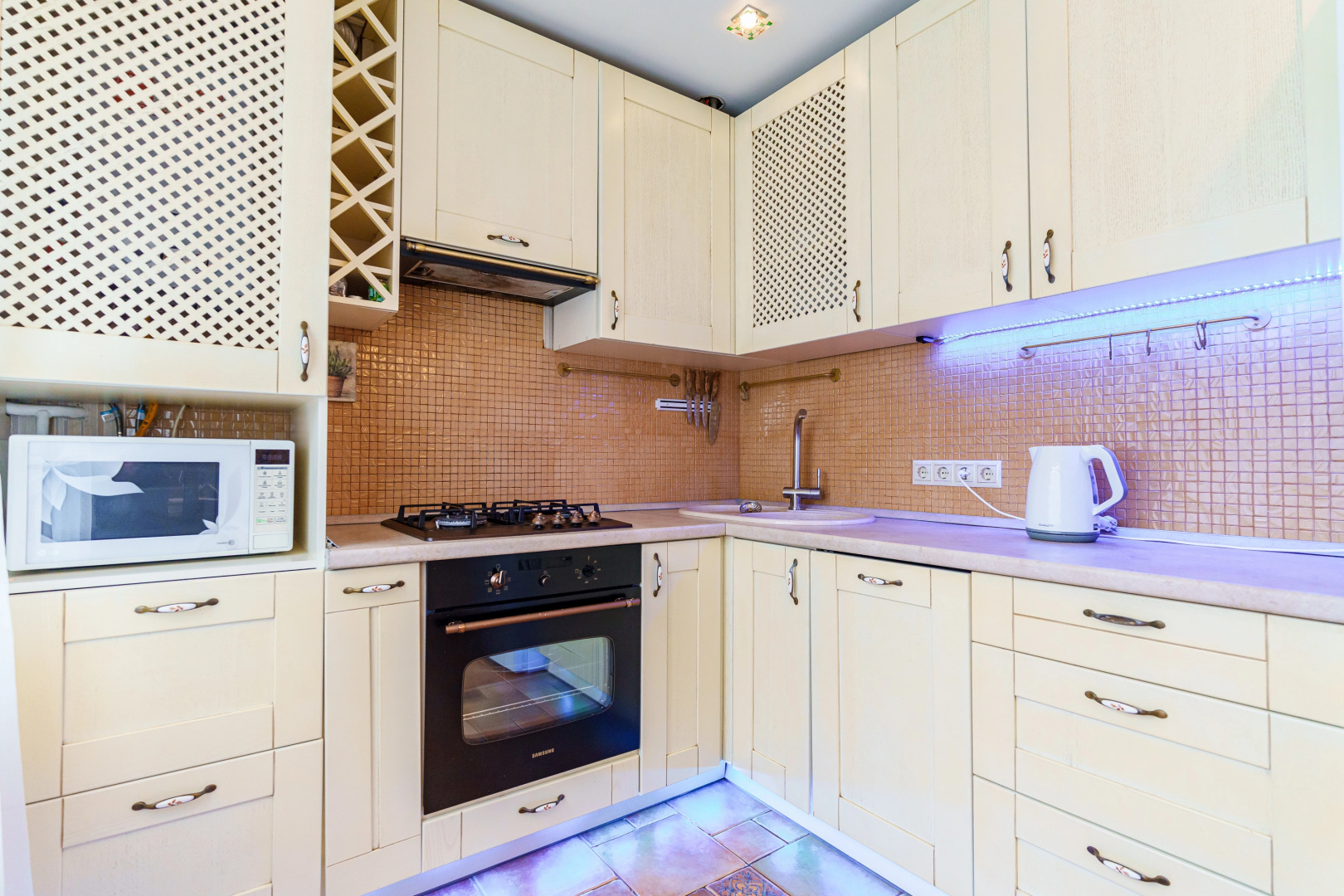 Апартаменты рядом с морем в центре Новороссийска от LetoApart