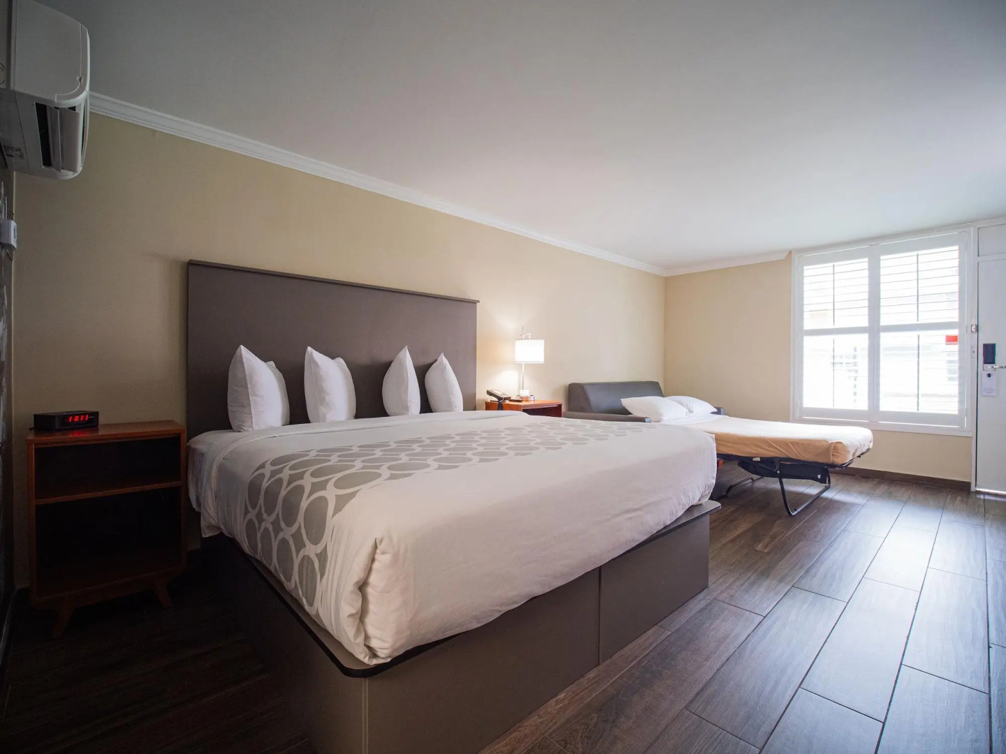 Отель Equus Inn Ocala