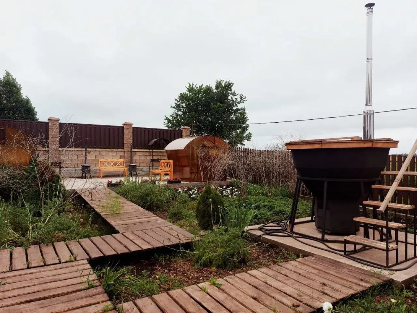 Глэмпинг Коттедж с видом на озеро