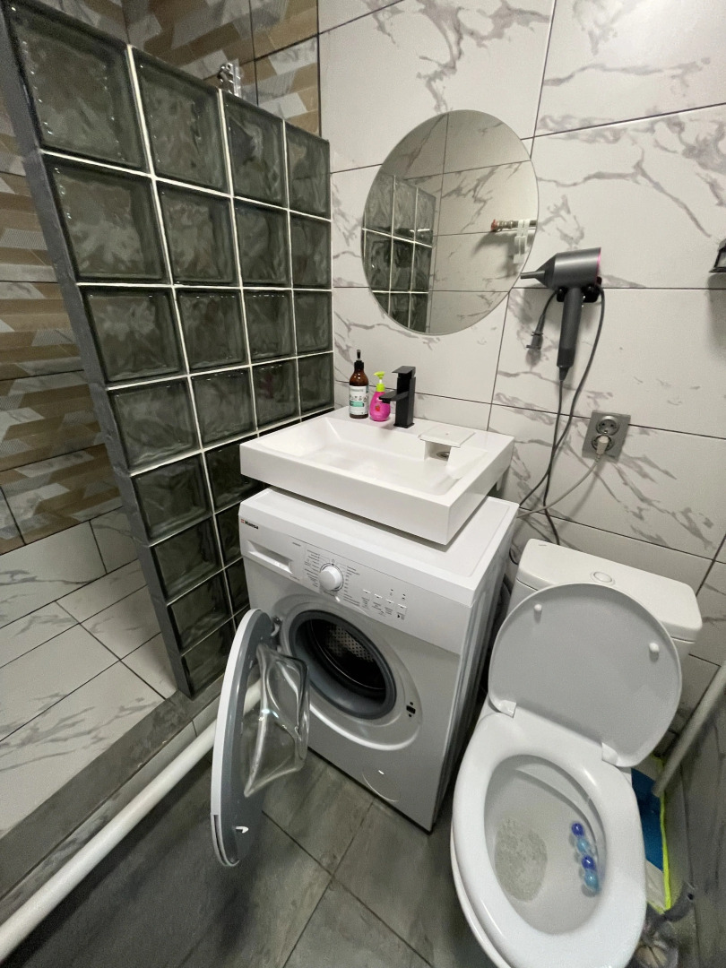 Квартира Двухкомнатная на площади Революции