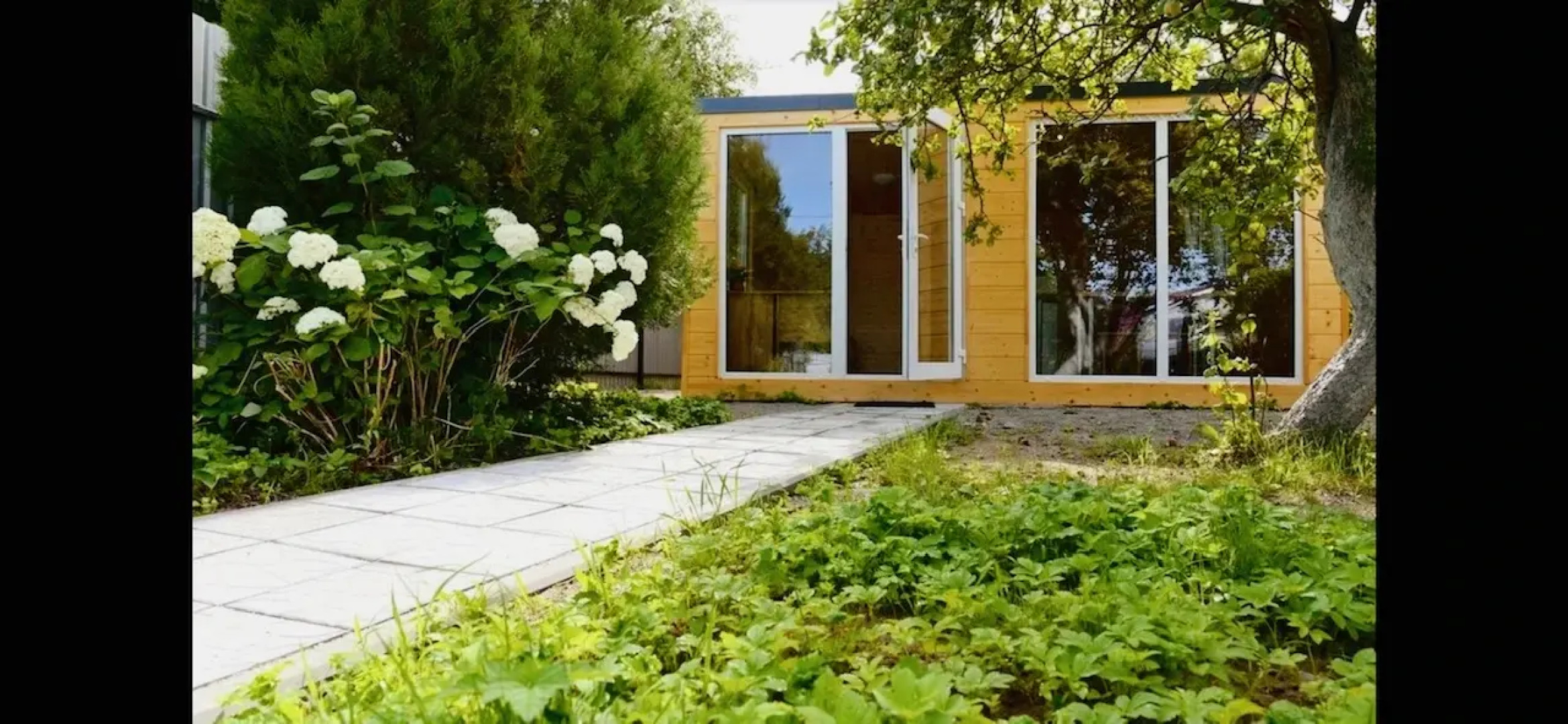 Yablonevy sad Guest house