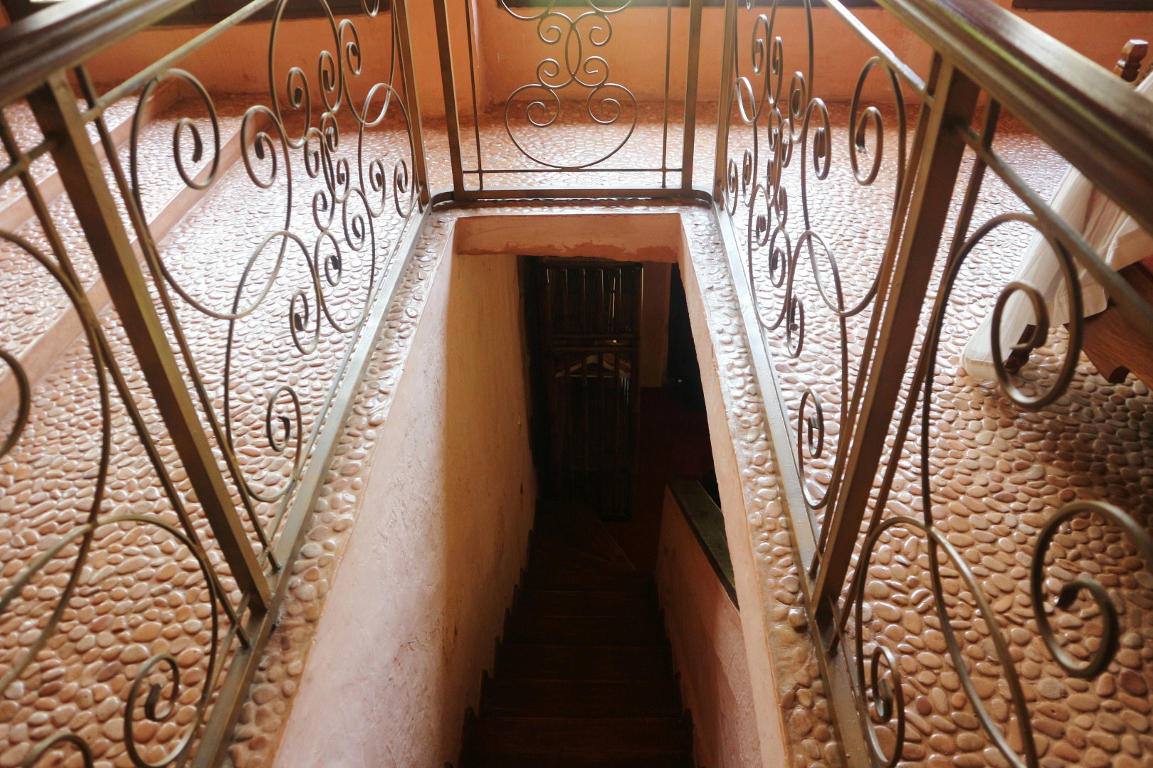 Отель La Taverna Suites