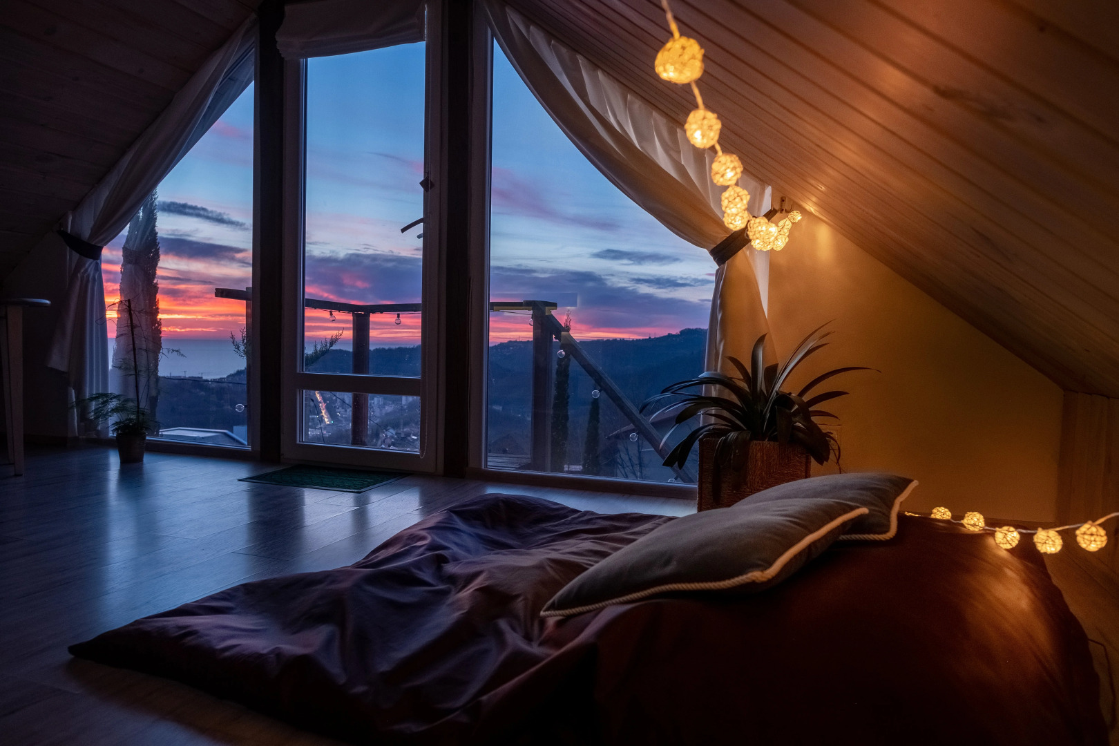 Гостевой Дом с Кипарисами в горах с видом на море