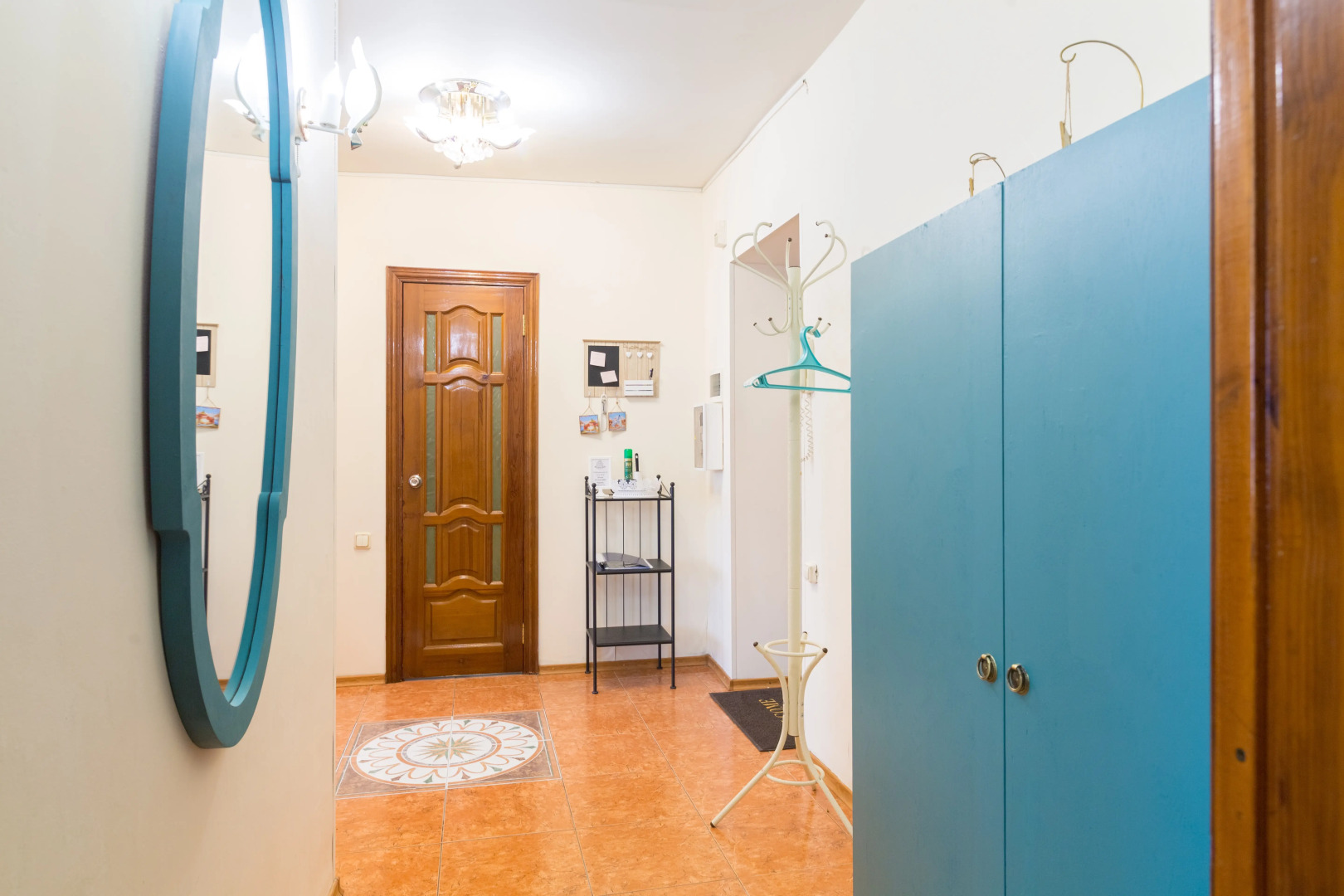 Апартаменты двухкомнатные в центре на ул.Горького 152. Сова-Дом