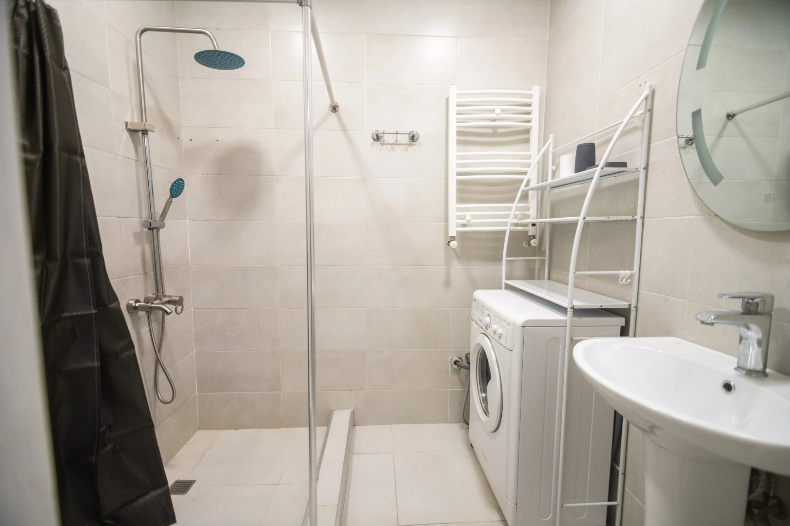 Апартаменты Spacious 2 Bedrooms Apartment steps from Batumi Boulevard & Beach