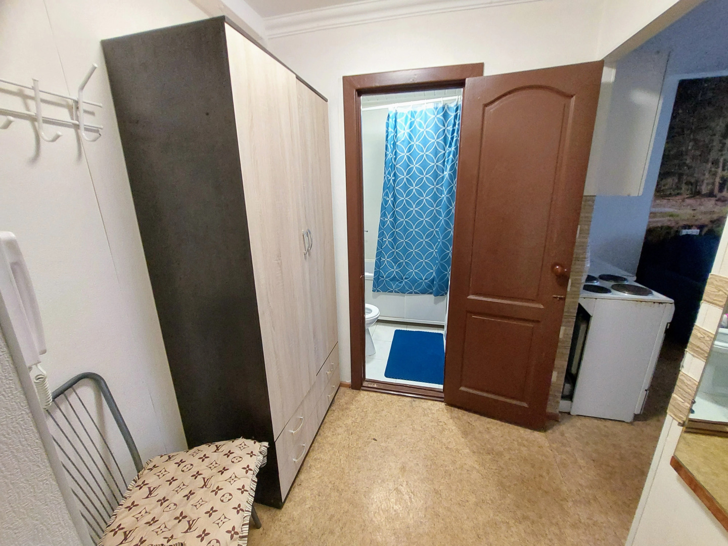 Апартаменты Студия с балконом у ТЦ Колумб