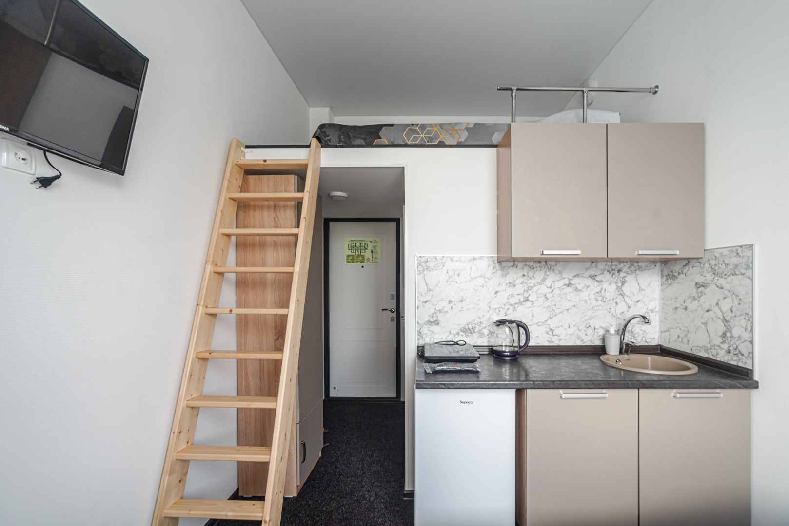 Апарт-отель Нижний Ораниенбаум (306)