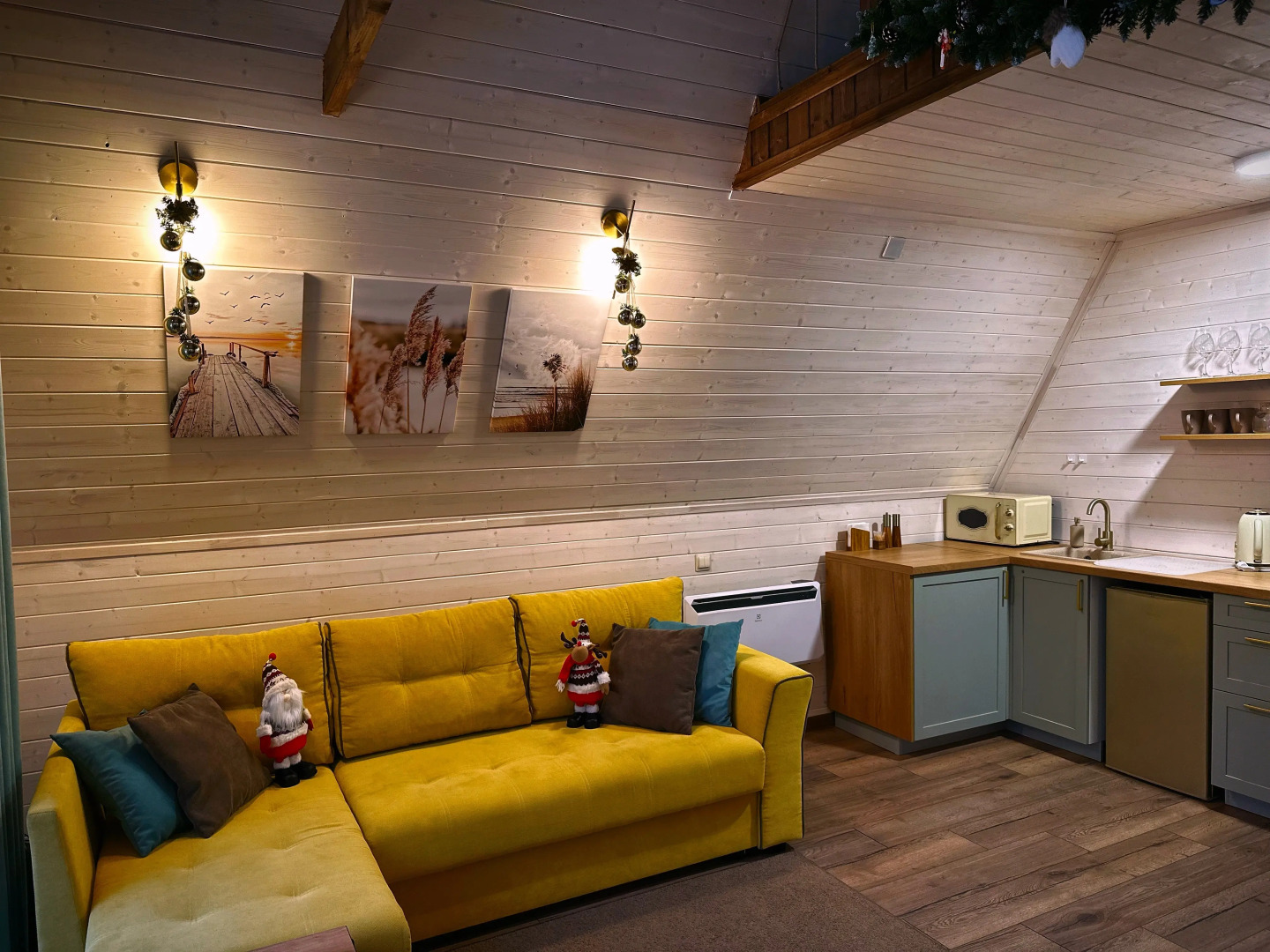 Частный дом с камином