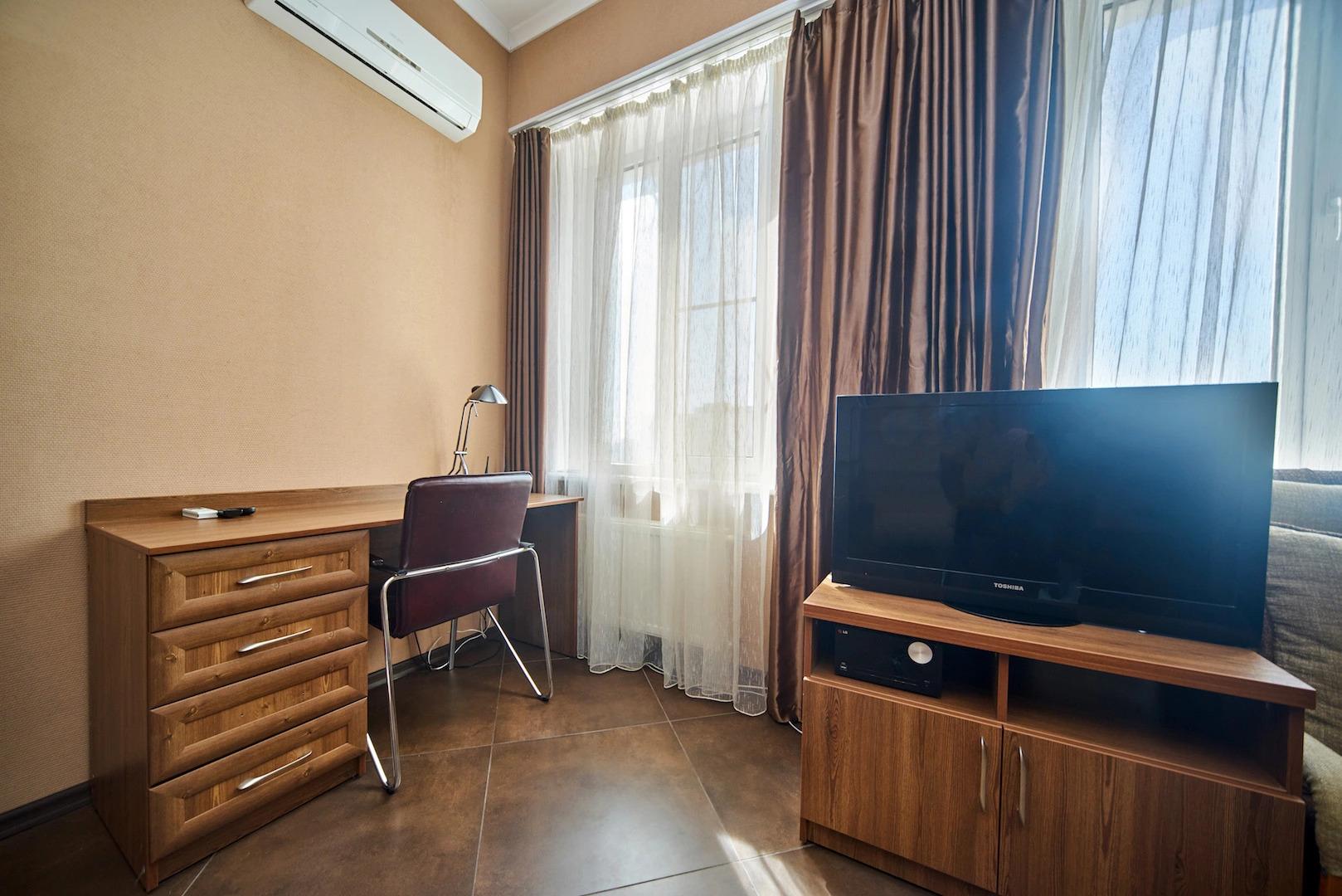 Двухуровневые апартаменты у моря на Античном