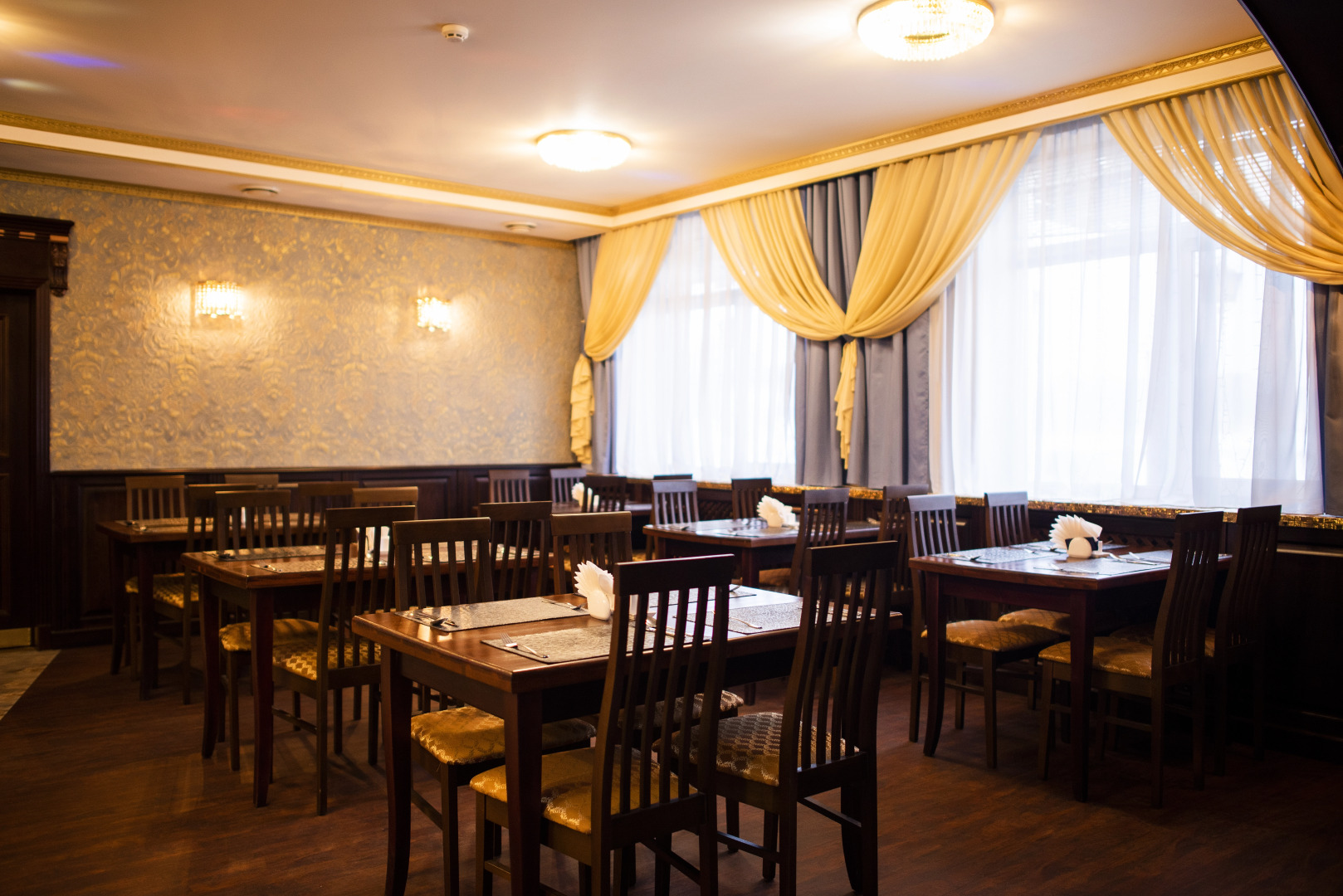 Отель Октябрьская*