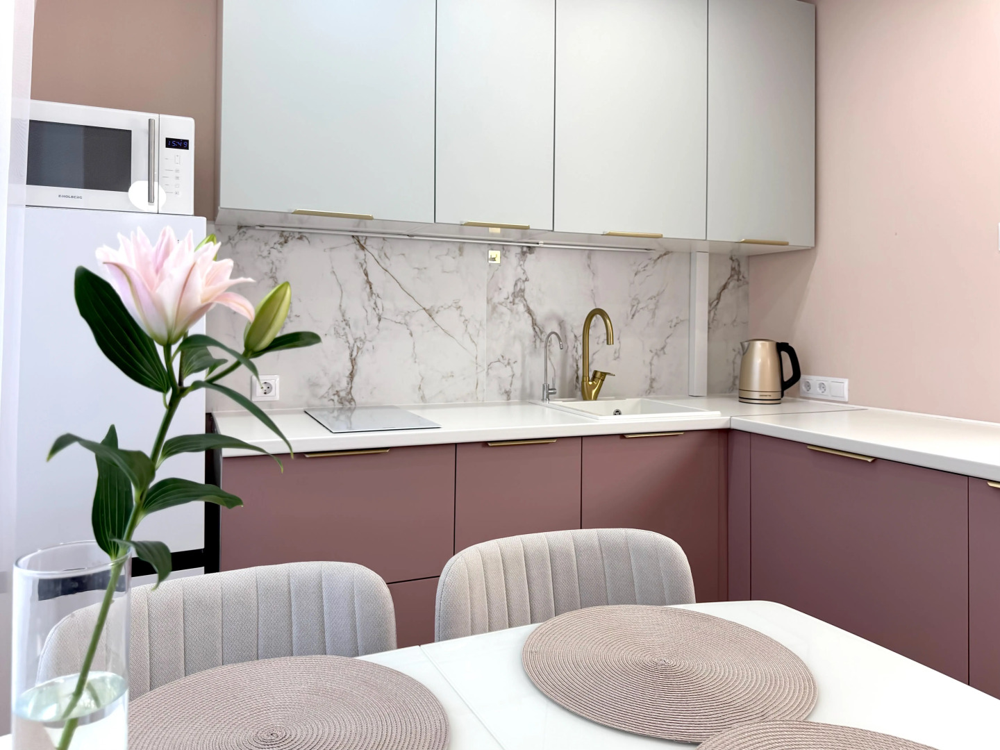 КвартираKenig Holidays 2-к "Птицы" в самом центре Рыбной деревни