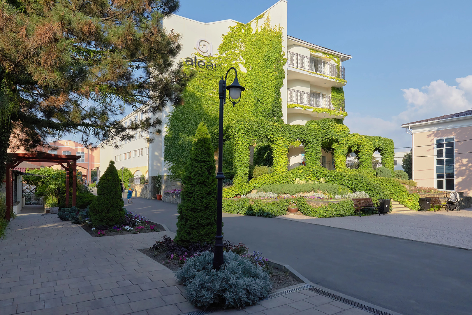 Курортный отель Alean Family Riviera