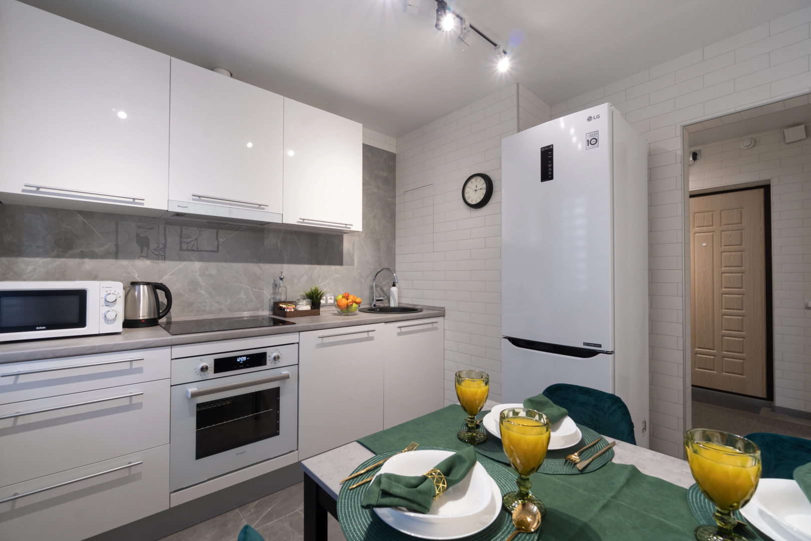 Апартаменты Дизайнерские Изумруд на Беговой