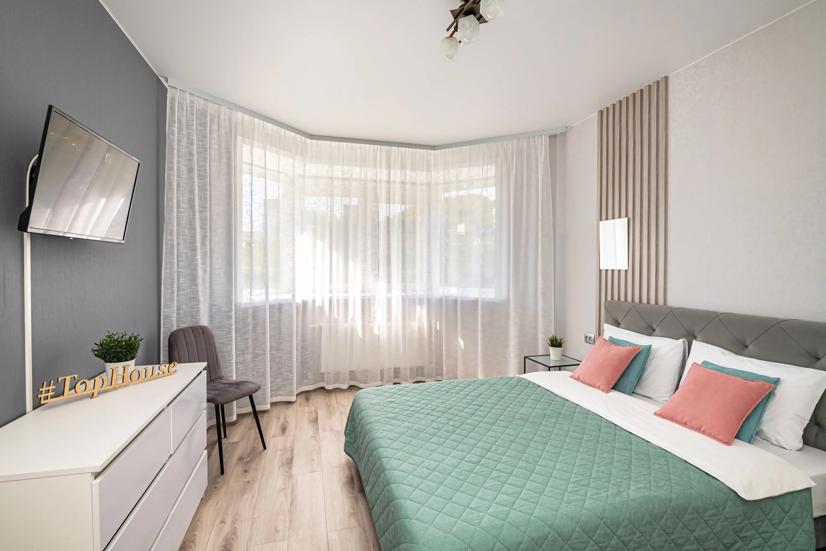 Апартаменты TopHouse на Нейбута  2А к4