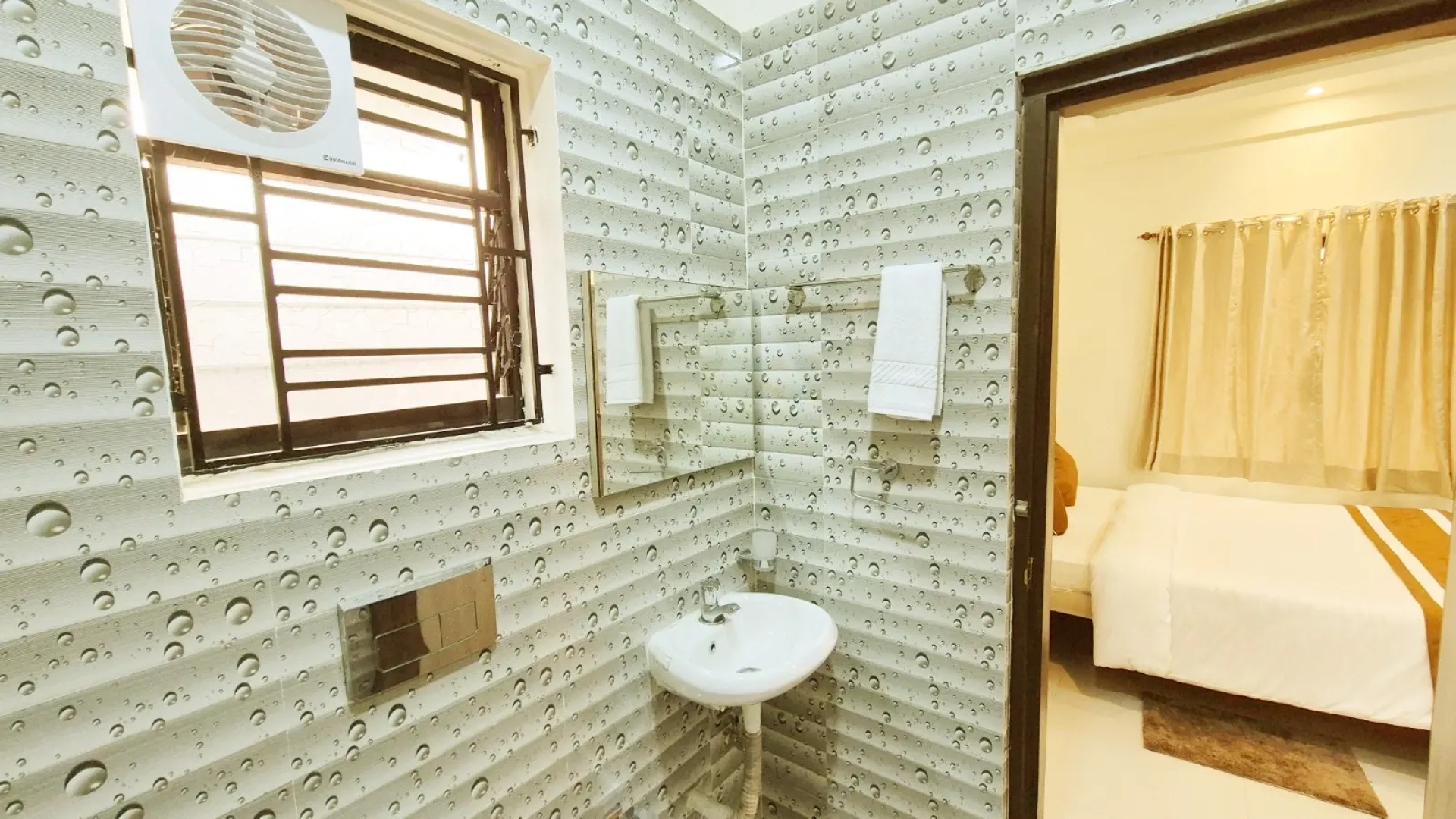 Отель Best Inn By Book Meri