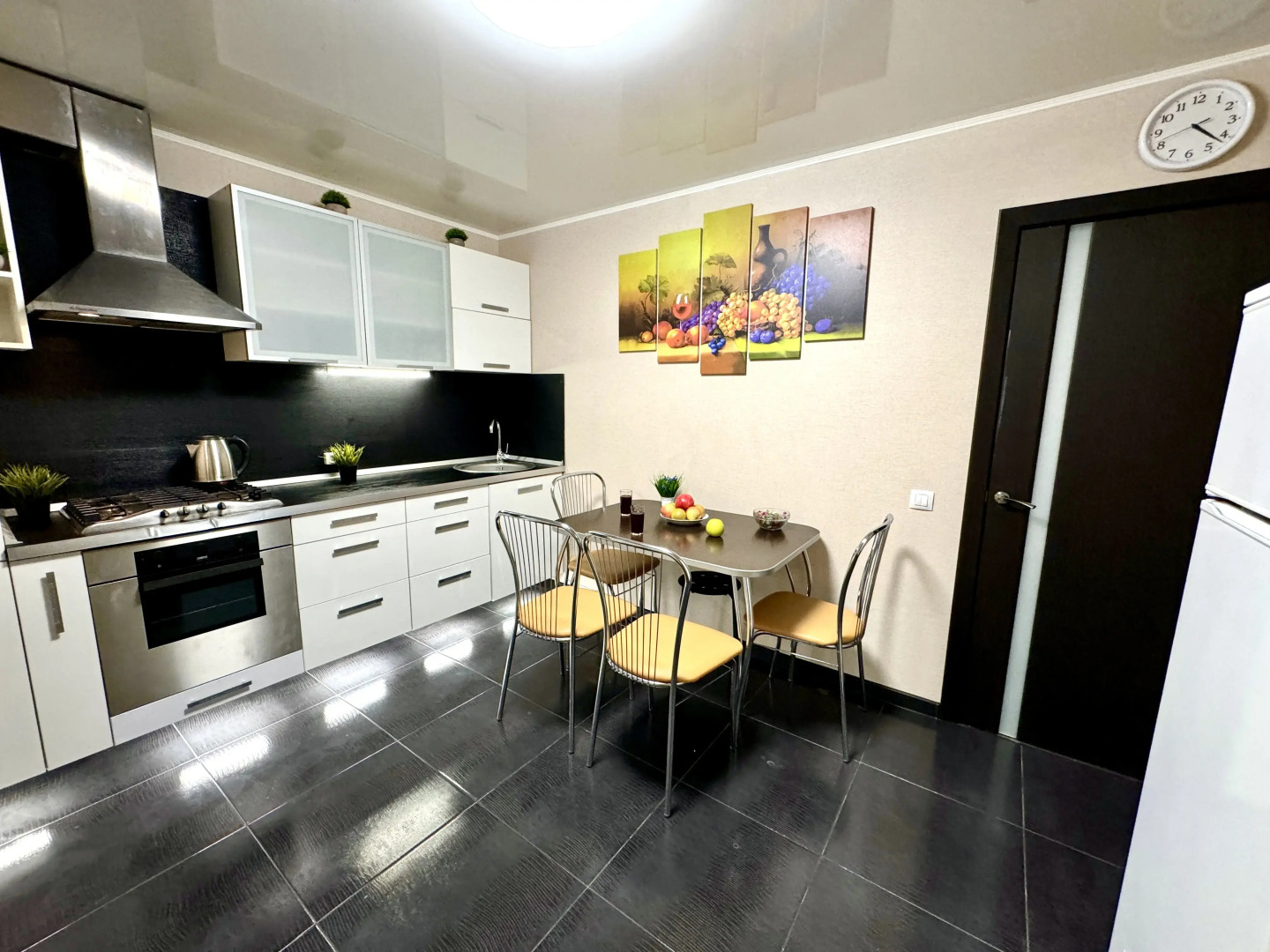 Апартаменты двухкомнатные на Садовой 329, рядом с Набережной р. Волга