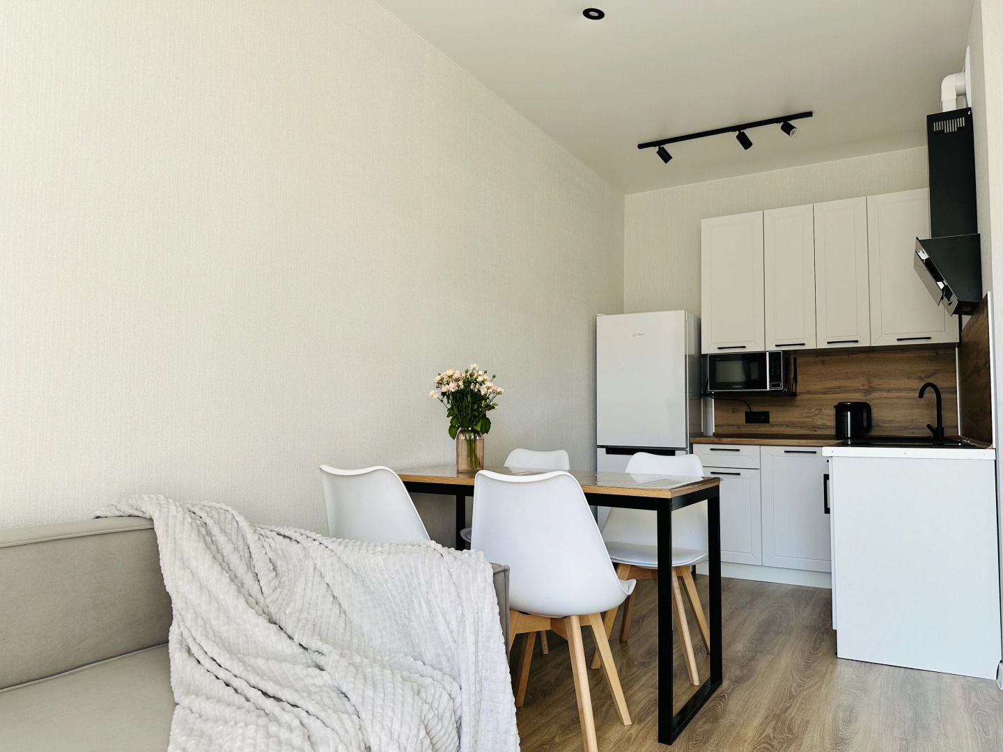 Апартаменты на Летчика Позднякова