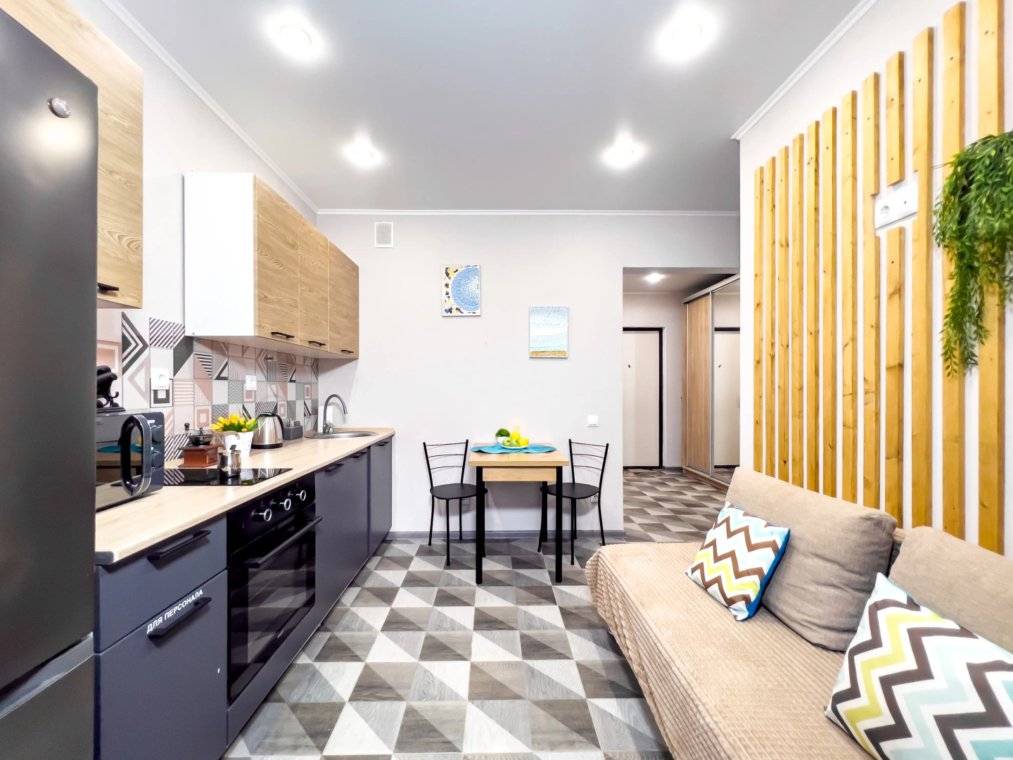 Апартаменты еЖИВИка Автомобилистов 13