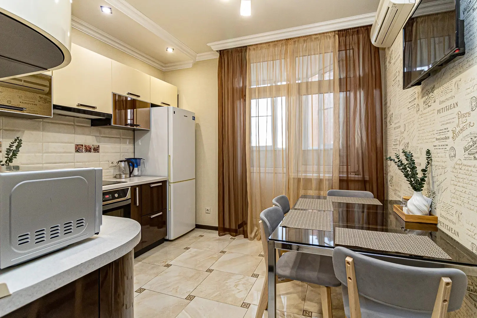 Квартира уютная рядом с парком Галицкого