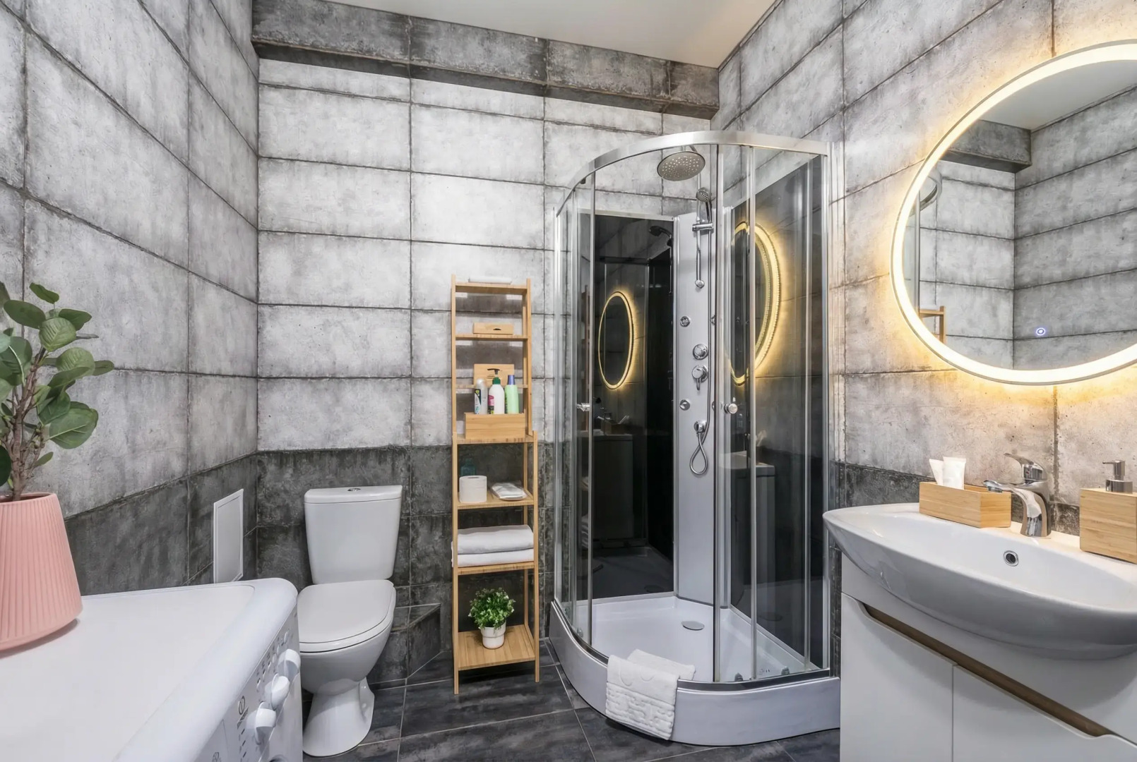 Апартаменты с панорамным видом на город, с большим телевизором (65 дюймов) и Алисой. Встречайте рассветы!