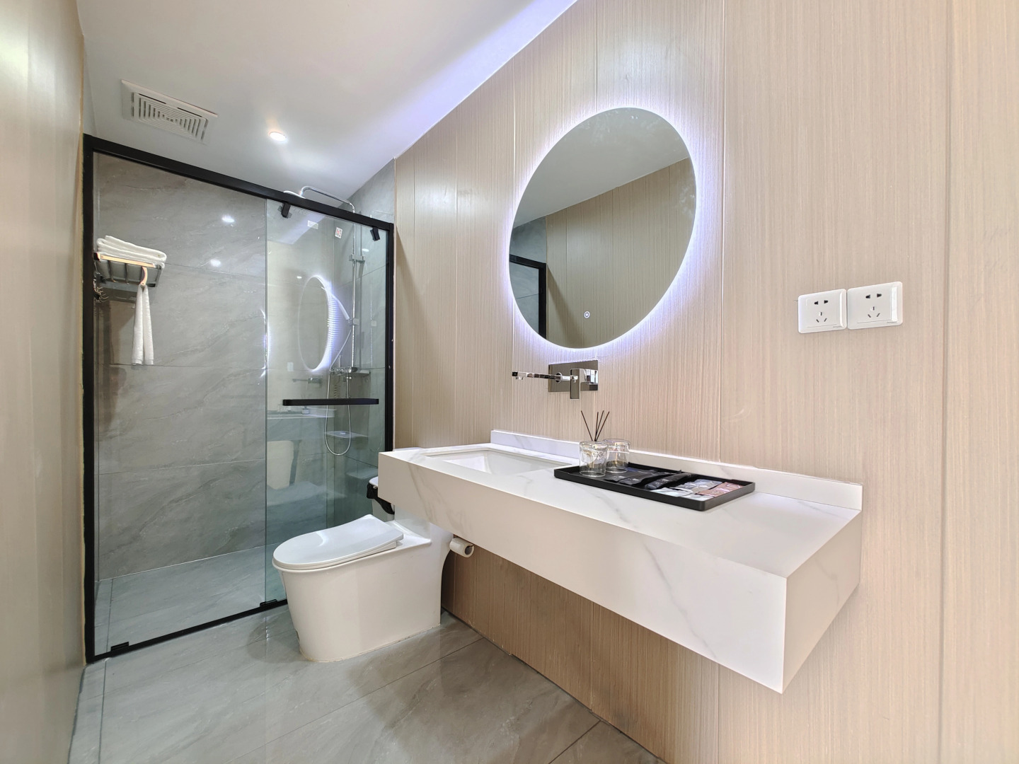 Апарт-отель Not too late B&B