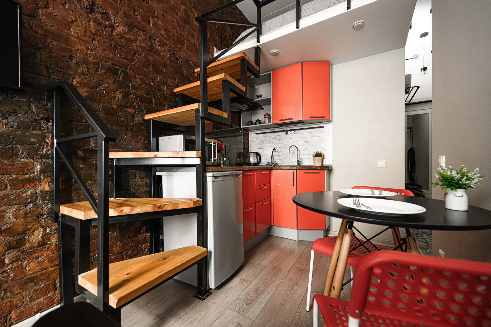 Квартира двухуровневый лофт в центре Петербурга