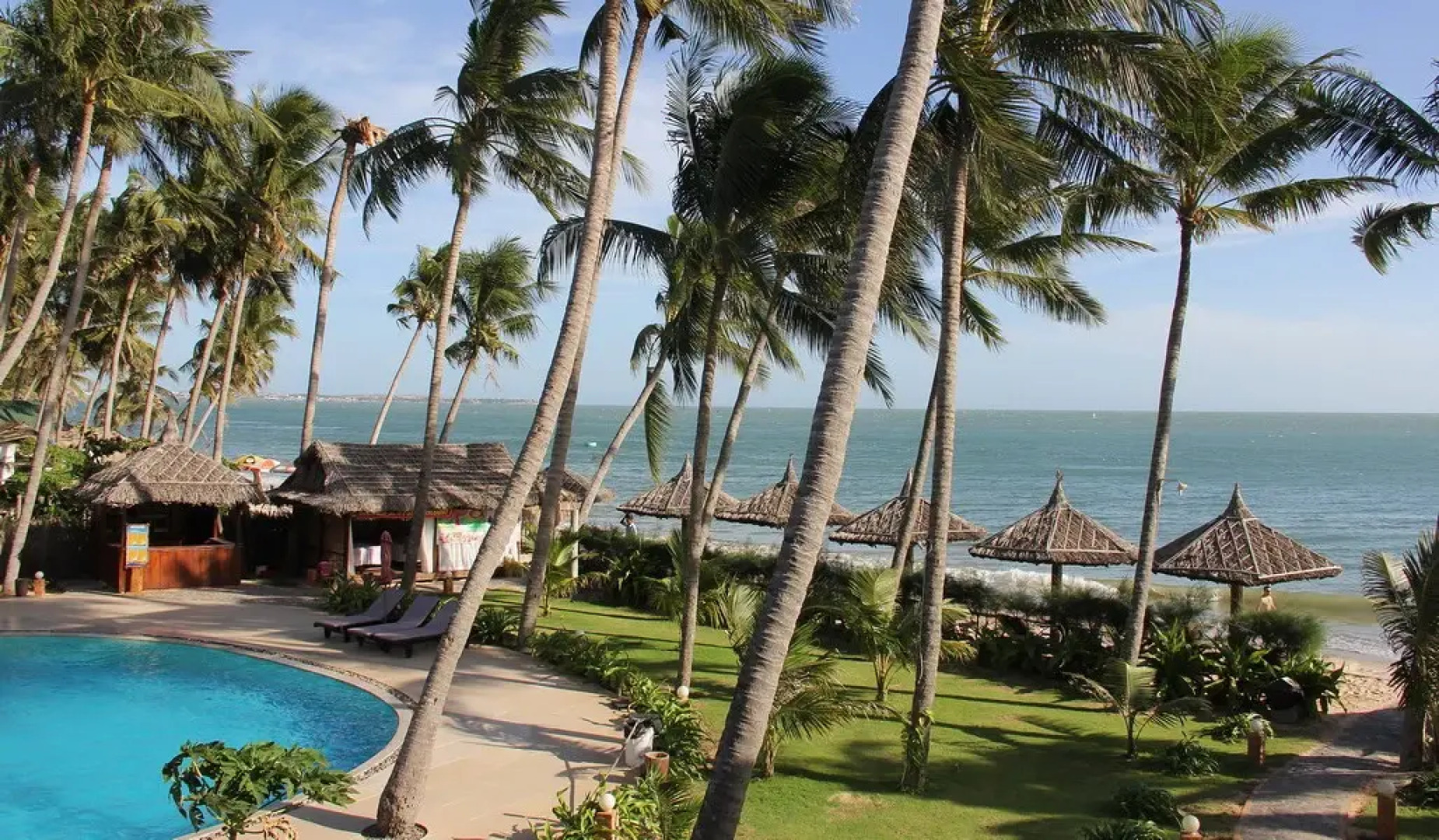 Отель Little Paris Resort & Spa Mui Ne