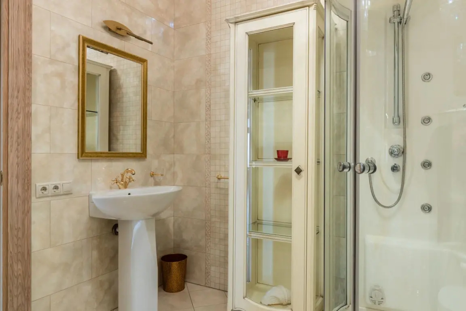 Апартаменты a.m. Rooms Neva Jacuzzi (Angliyskaya Naberezhnaya)