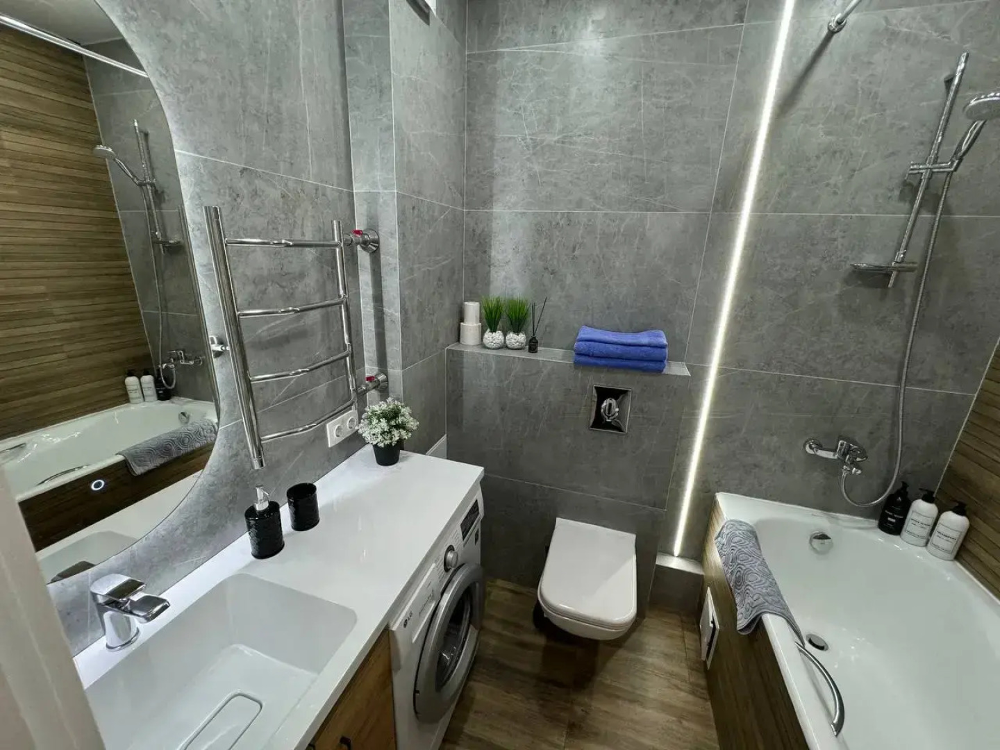 Апартаменты СИБИРЬ HOUSE   Люкс напротив Московской площади