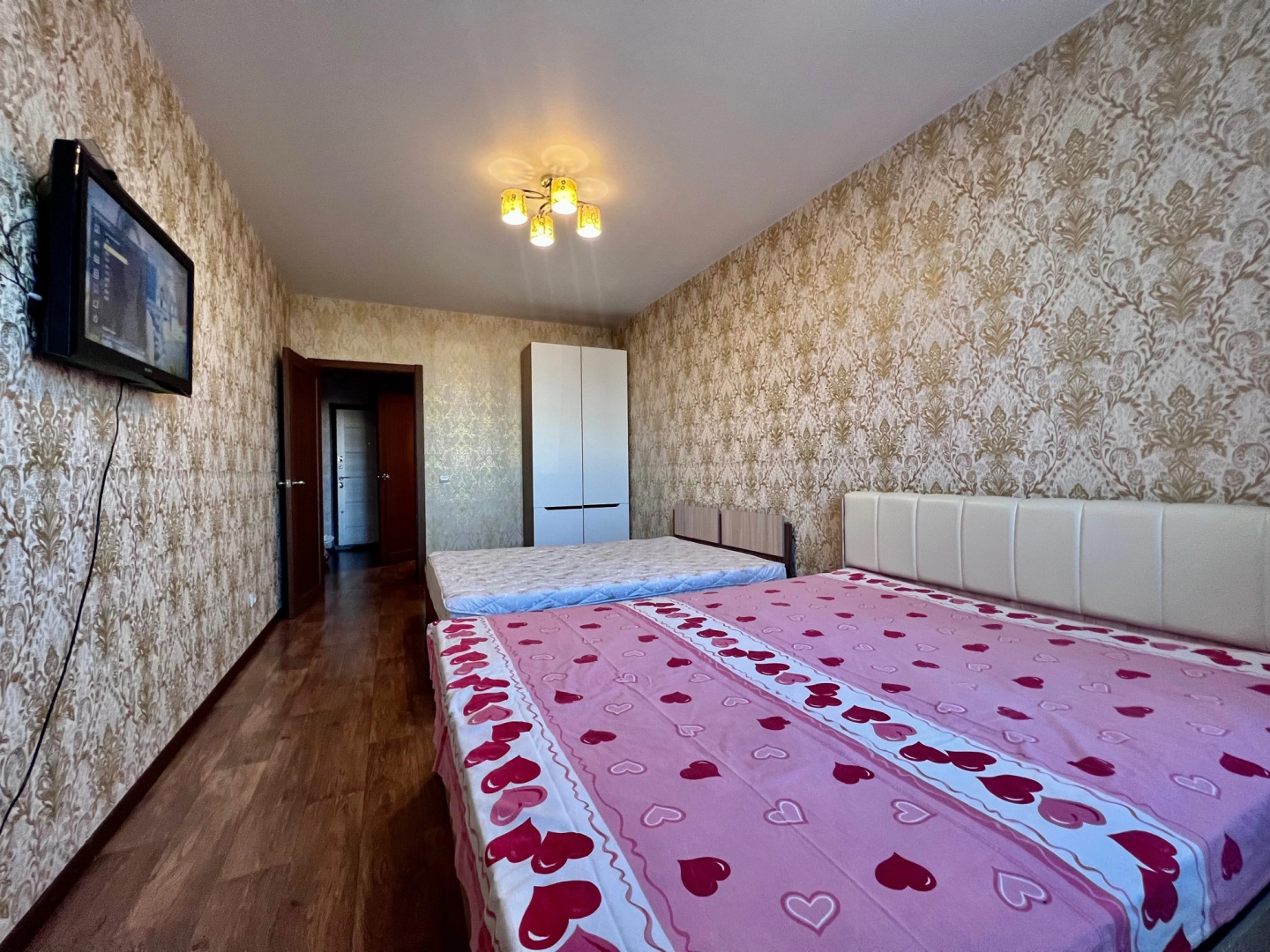 Апартаменты с Двумя комнатами в Новом доме с видом на Барамзиной 38