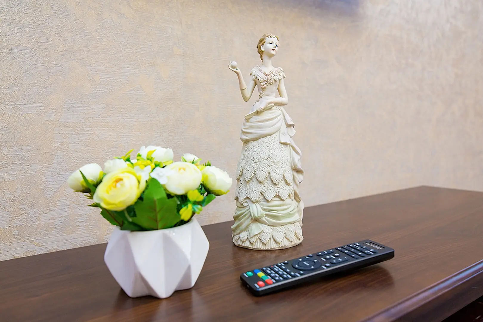 Апартаменты двухкомнатные с видом на Волгу на ул.К.Маркса 44, м.Стрелка. Сова-Дом