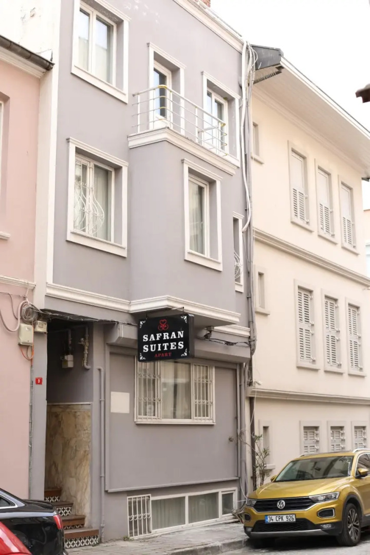 Отель Safran Suites