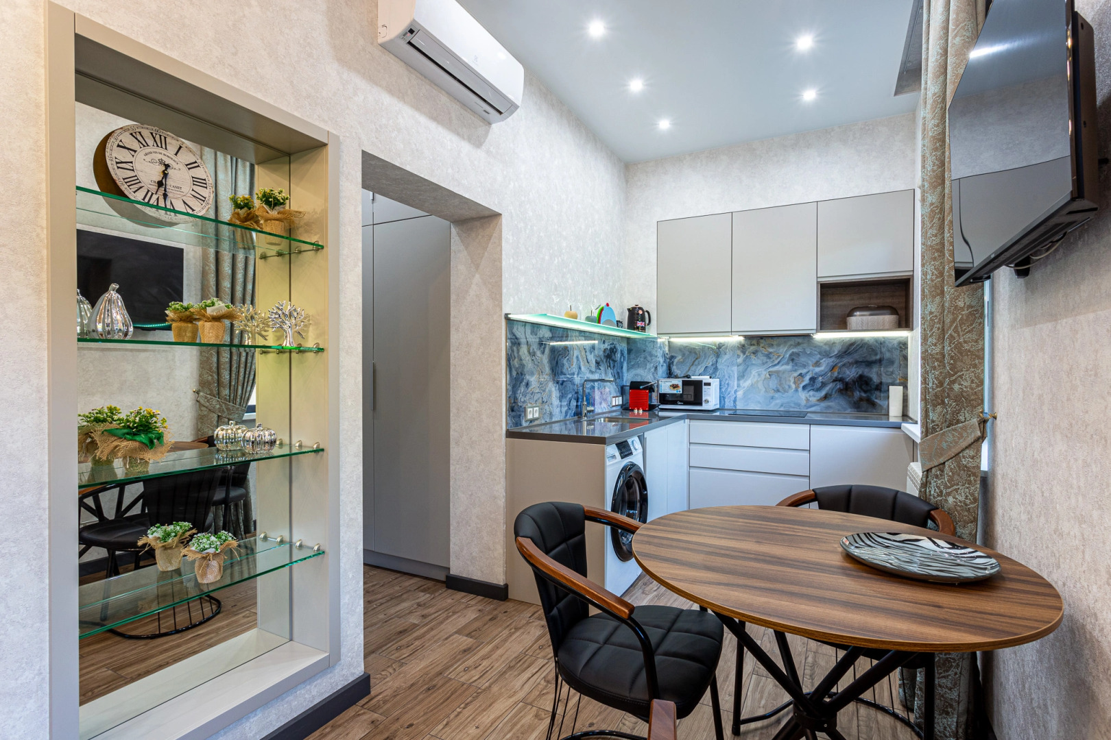 Апартаменты двухкомнатные Метрополь