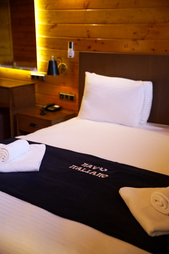 Отель Navy Inn & Bungalows