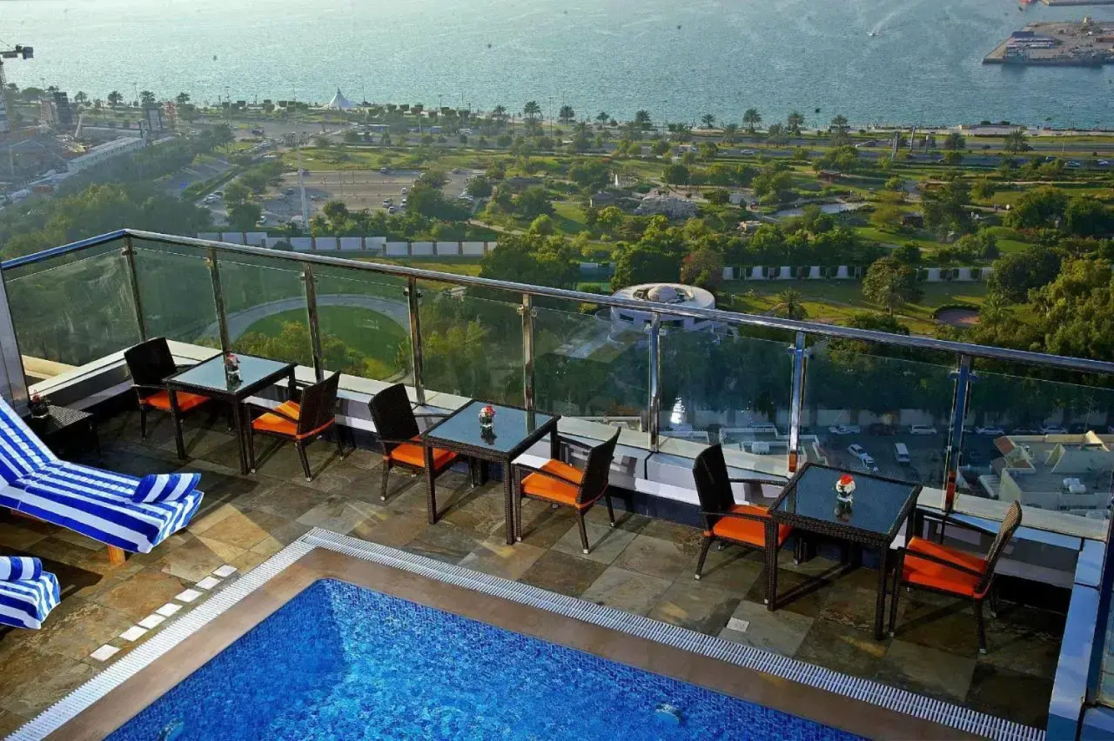 Hotel Ramada by Wyndham Abu Dhabi Corniche