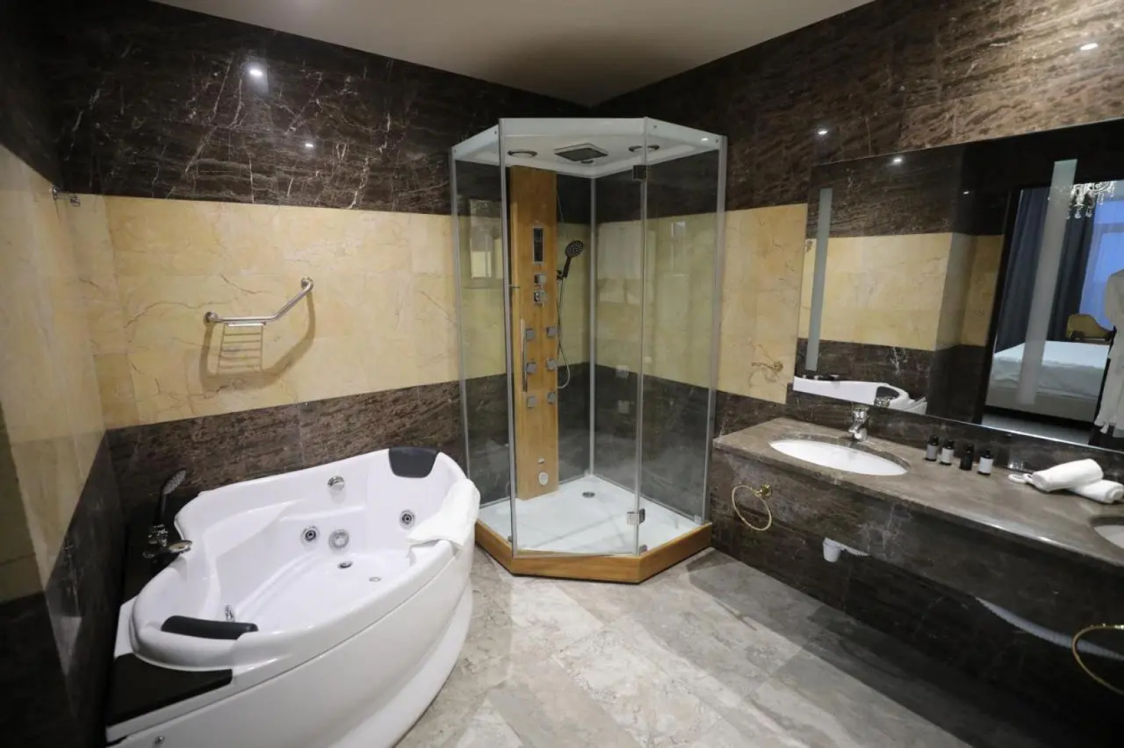 Hotel Eighty Eight Deluxe Hotel & Spa
