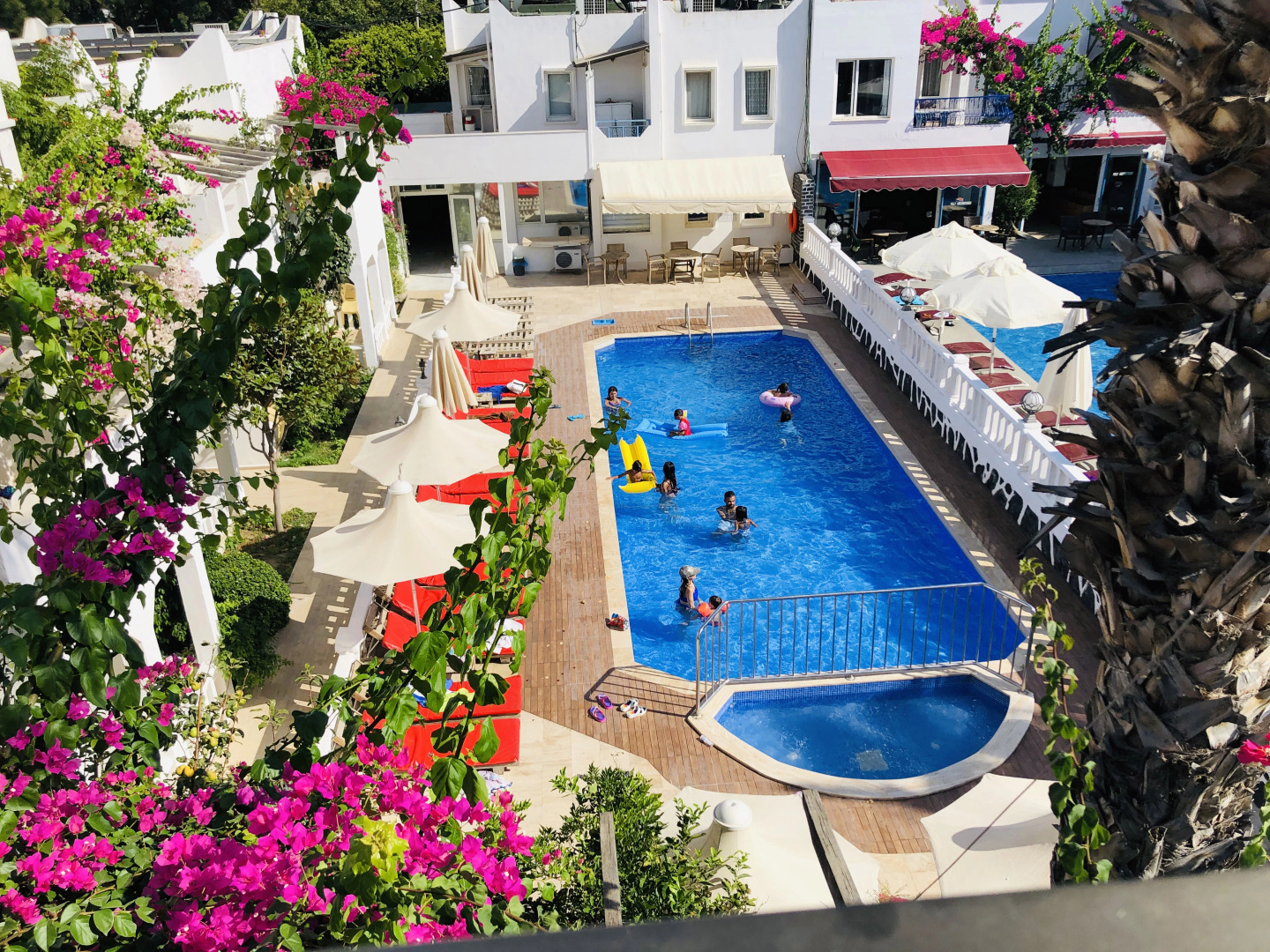 Отель The Hello