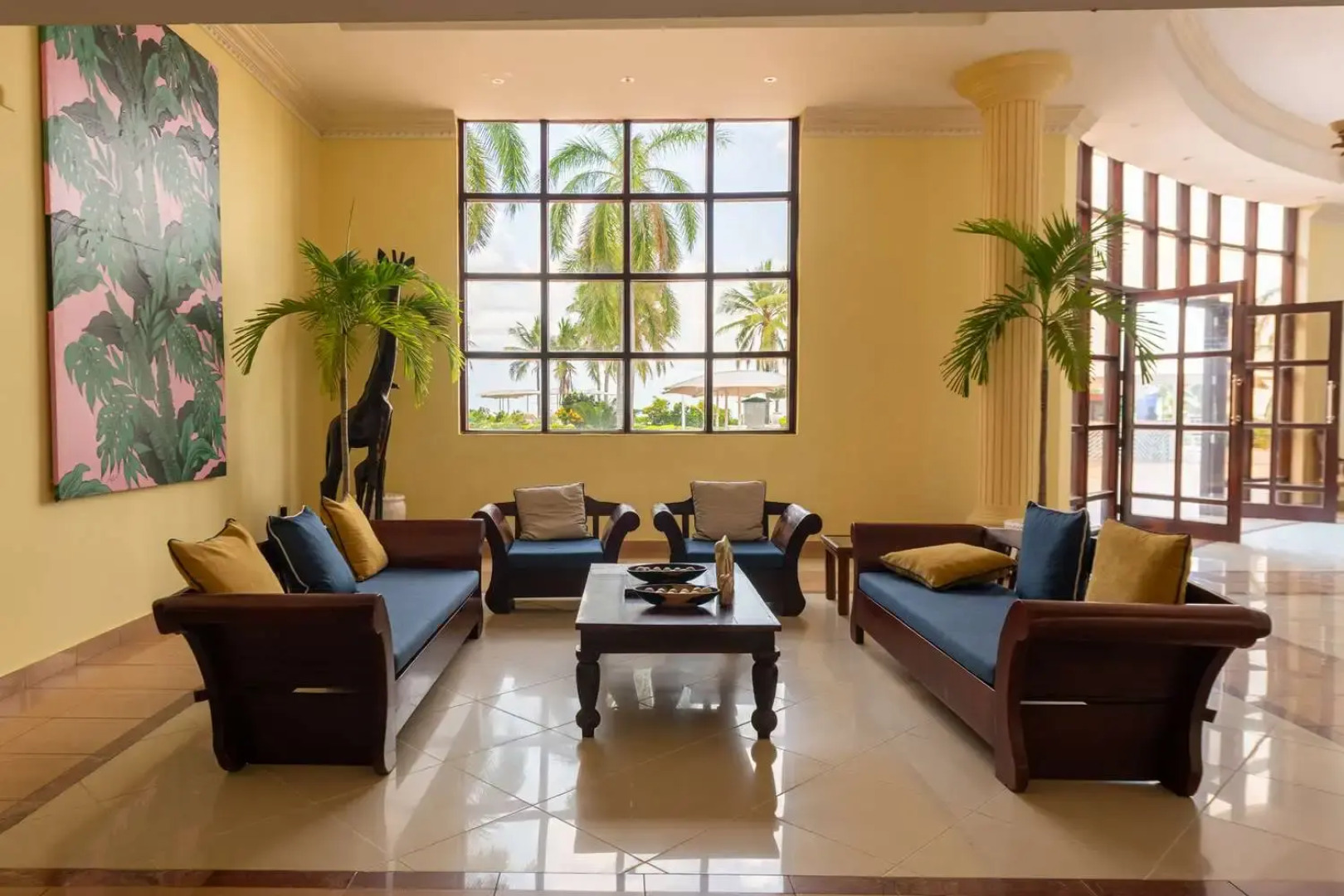 Отель Golden Tulip Dar Es Salaam