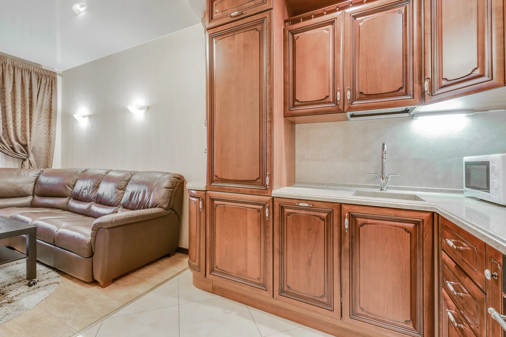 Апартаменты с камином на Варшавской 23