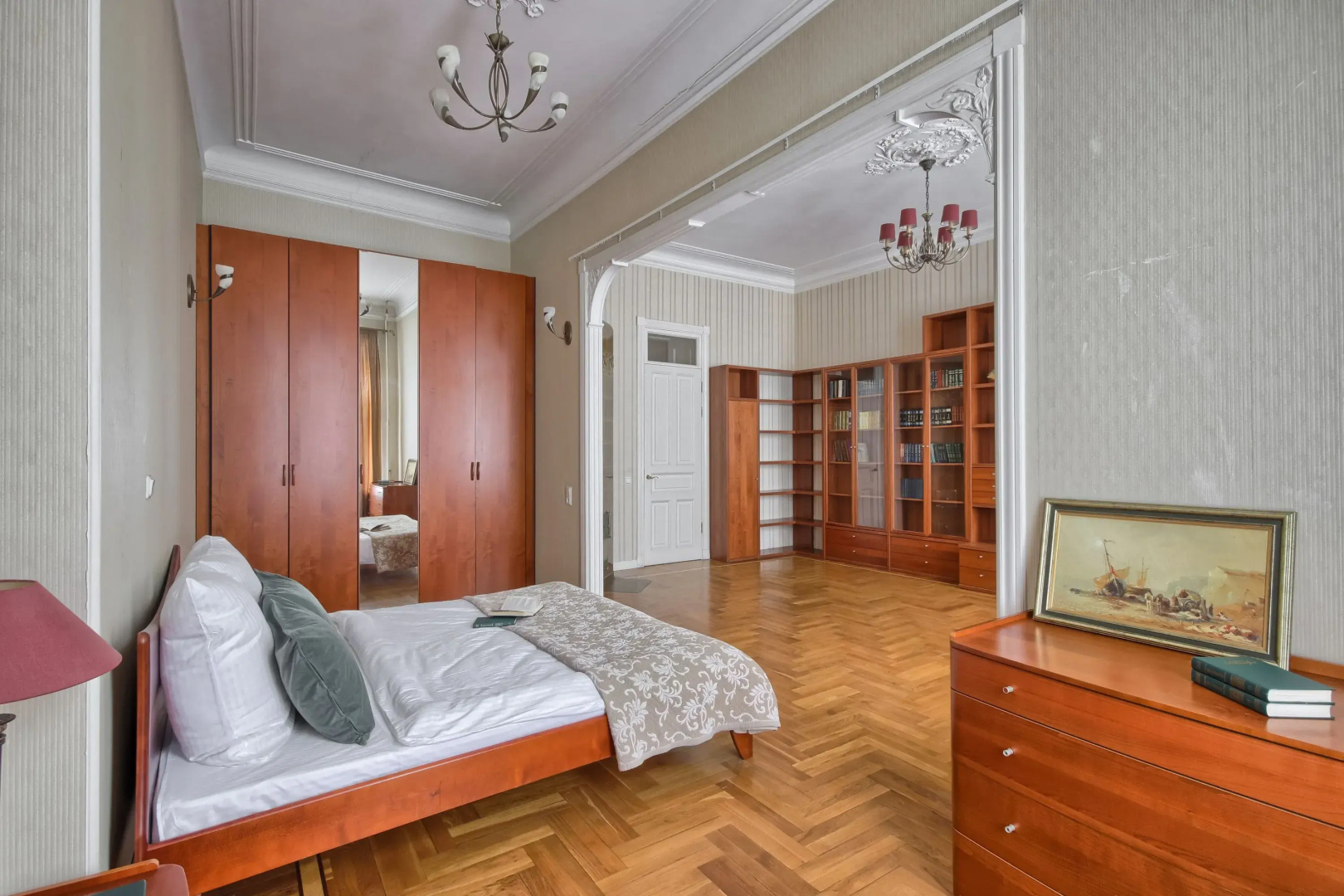 Апартаменты 1 MyhomeYourhome на Зверинской 42