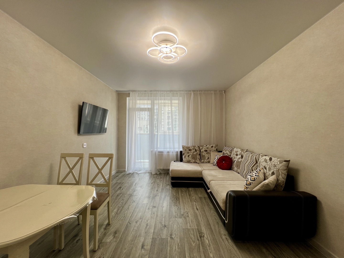 Квартира Евро 3-ком на Смирнова 3 (кв. 185)