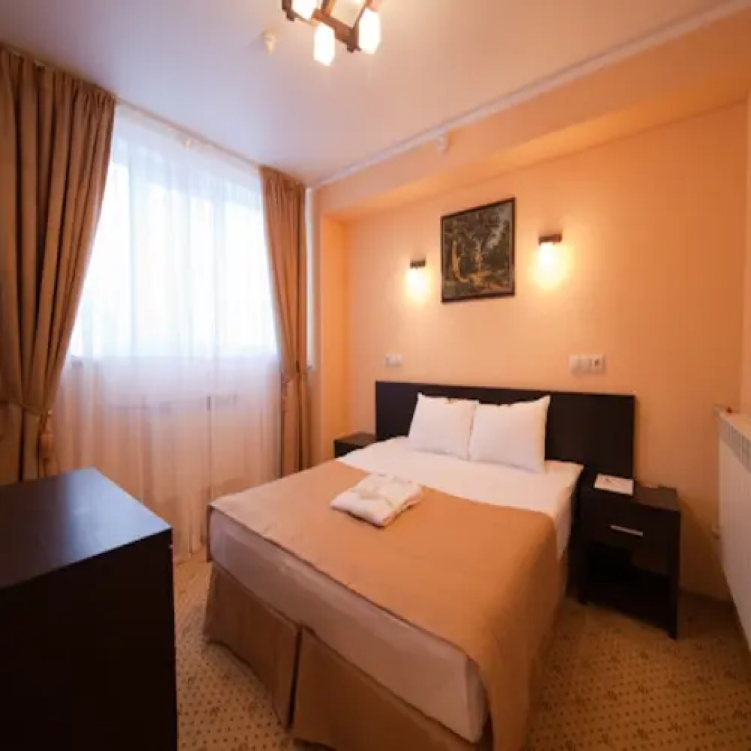 Отель Амакс