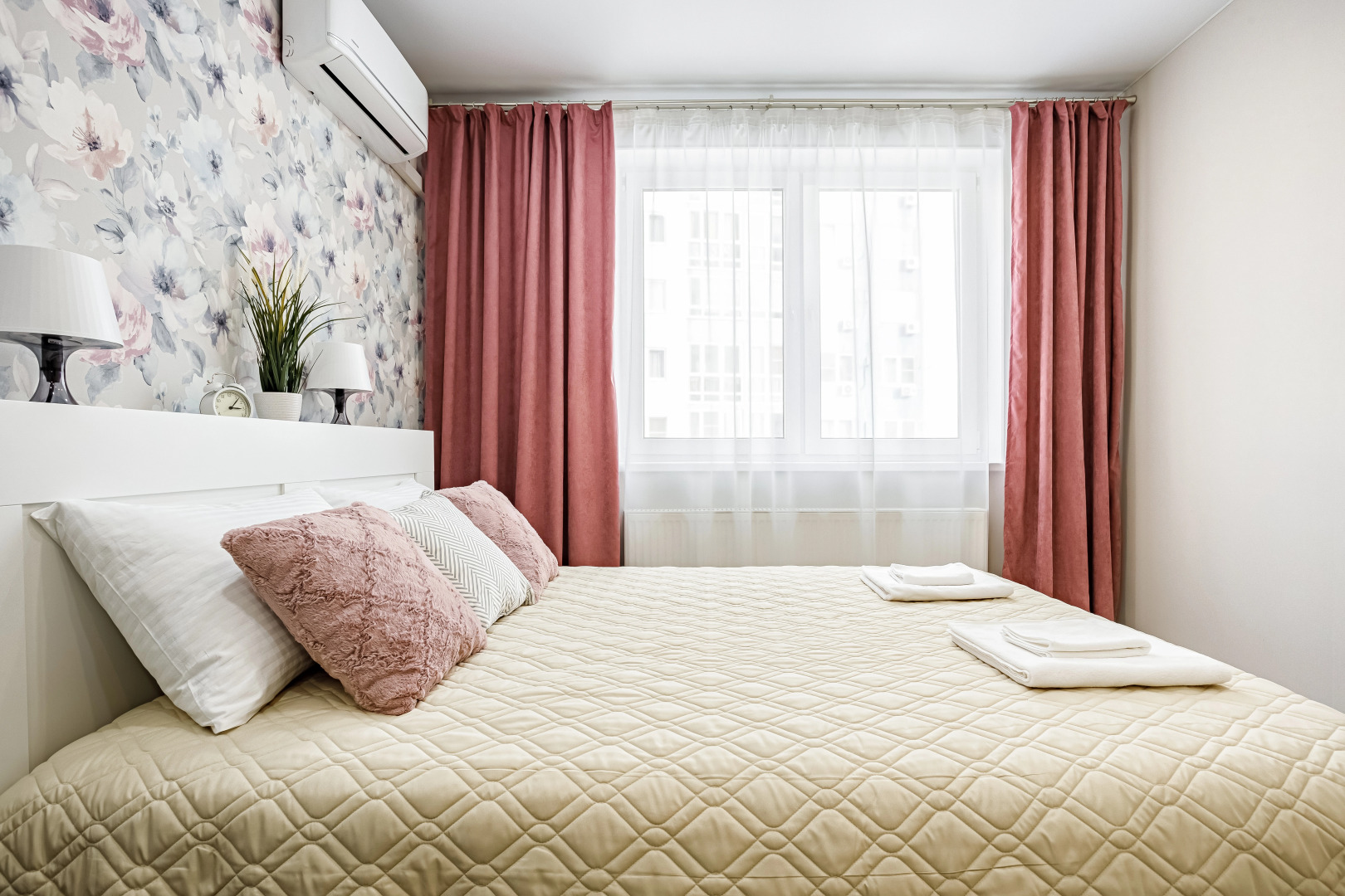 Апартаменты ATMOSPHERE APART Парк Галицкого