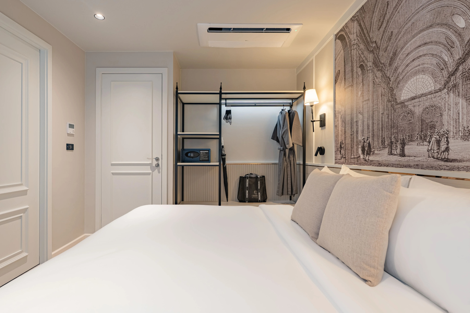 Отель Chateau Du Village Patong