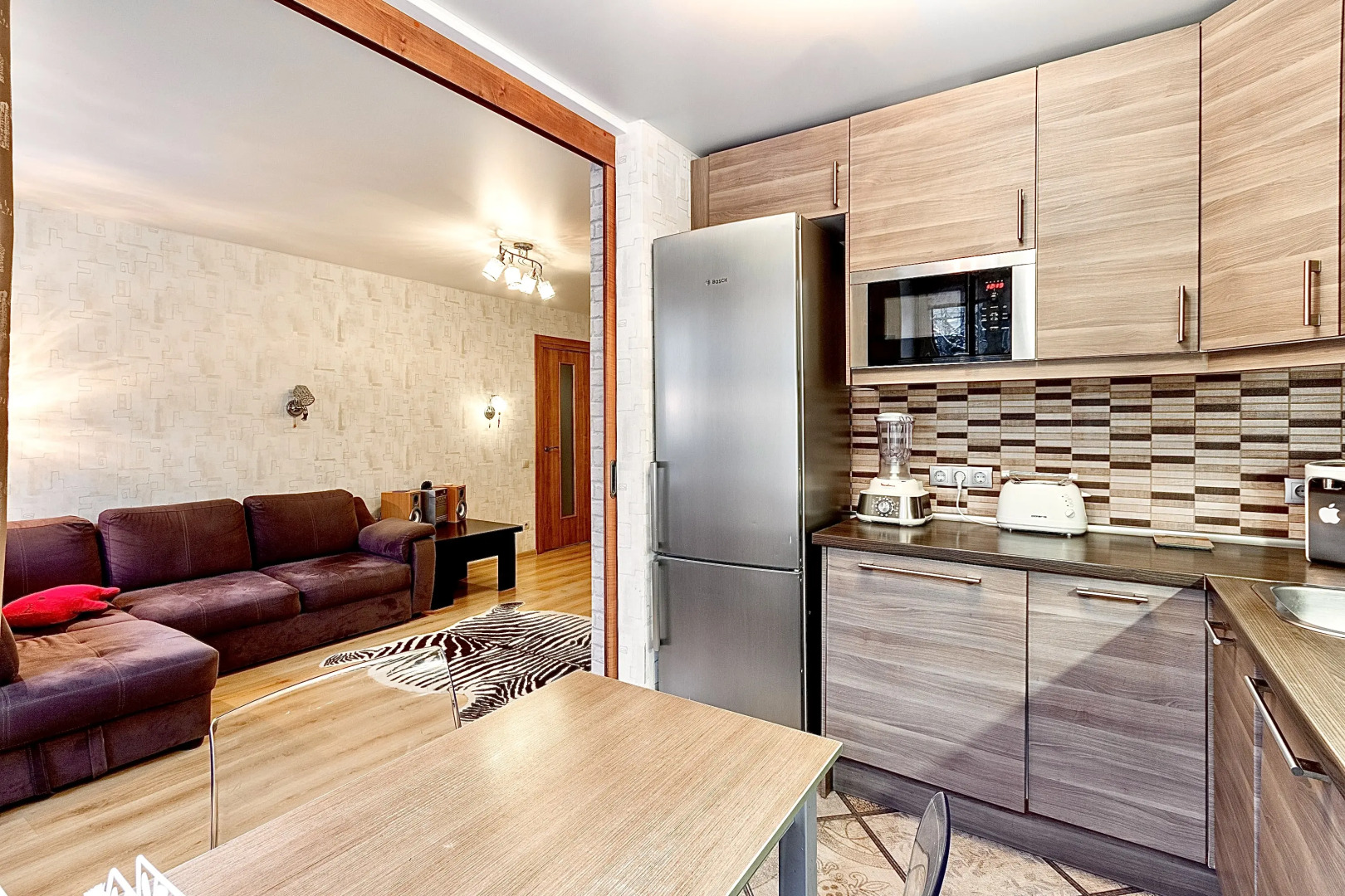 Апартаменты 1896. Большая семейная квартира для компании до 8 человек