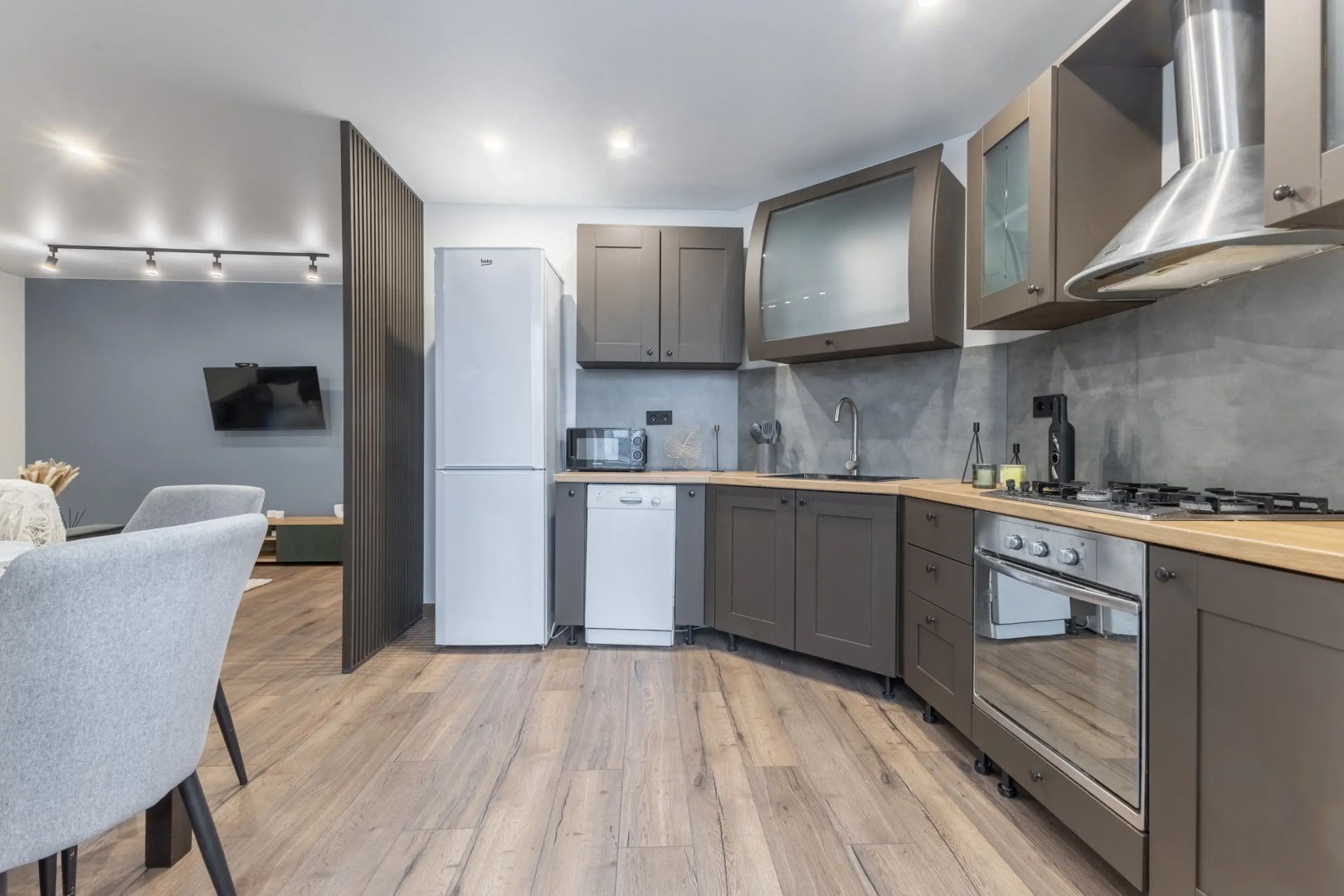 Апартаменты Comfort Home на Амирхана 11