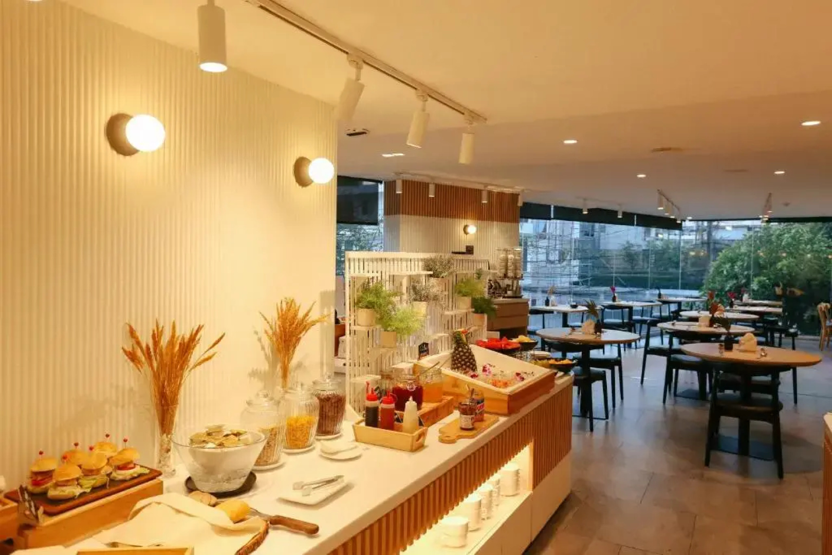Отель Aster Hotel and Residence