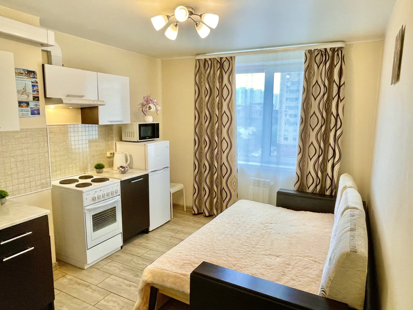 Уютные Апартаменты в доме у Космопорта (ул. Дыбенко 27а)