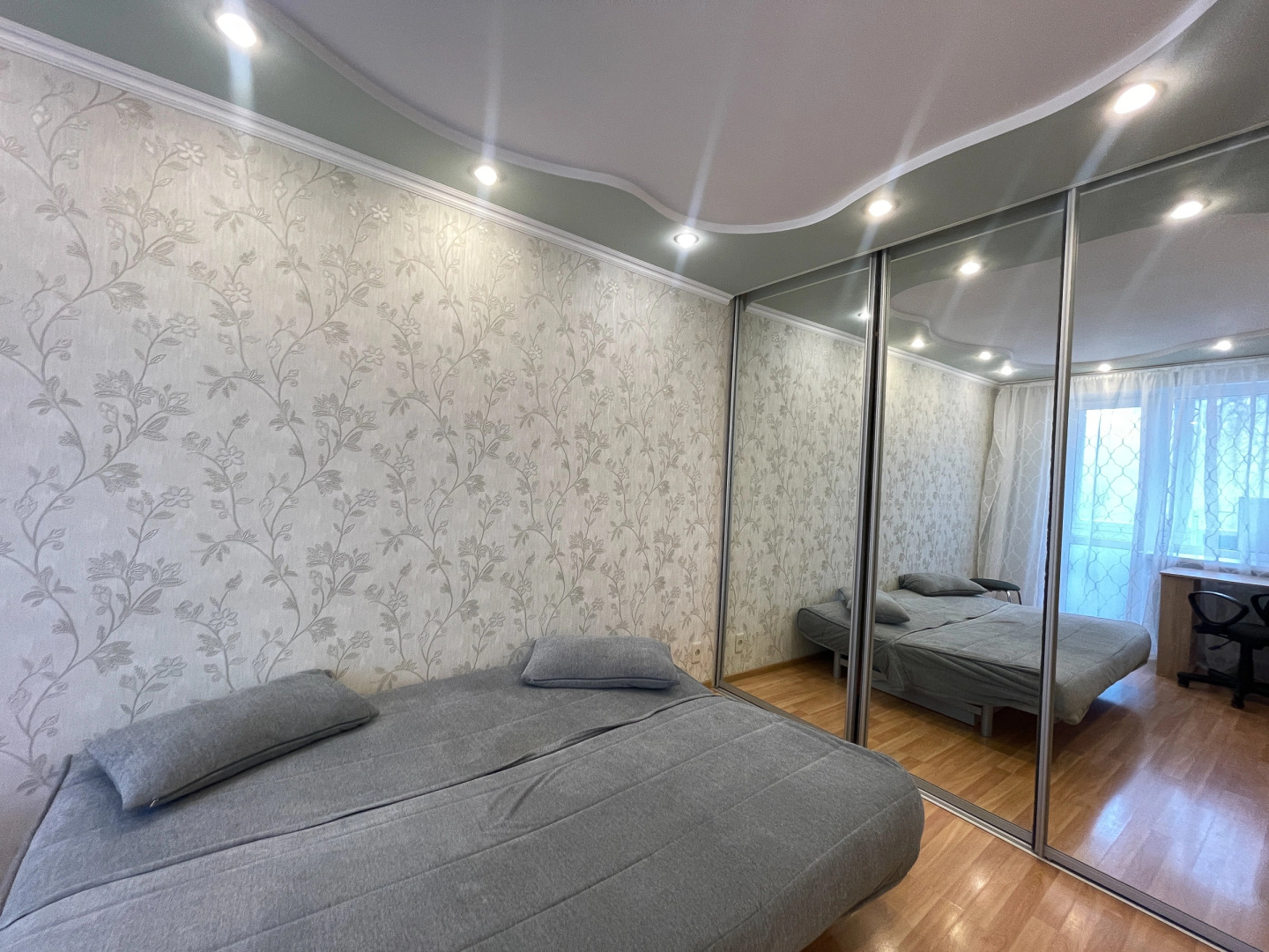 Квартира Двухкомнатная на Шило 192