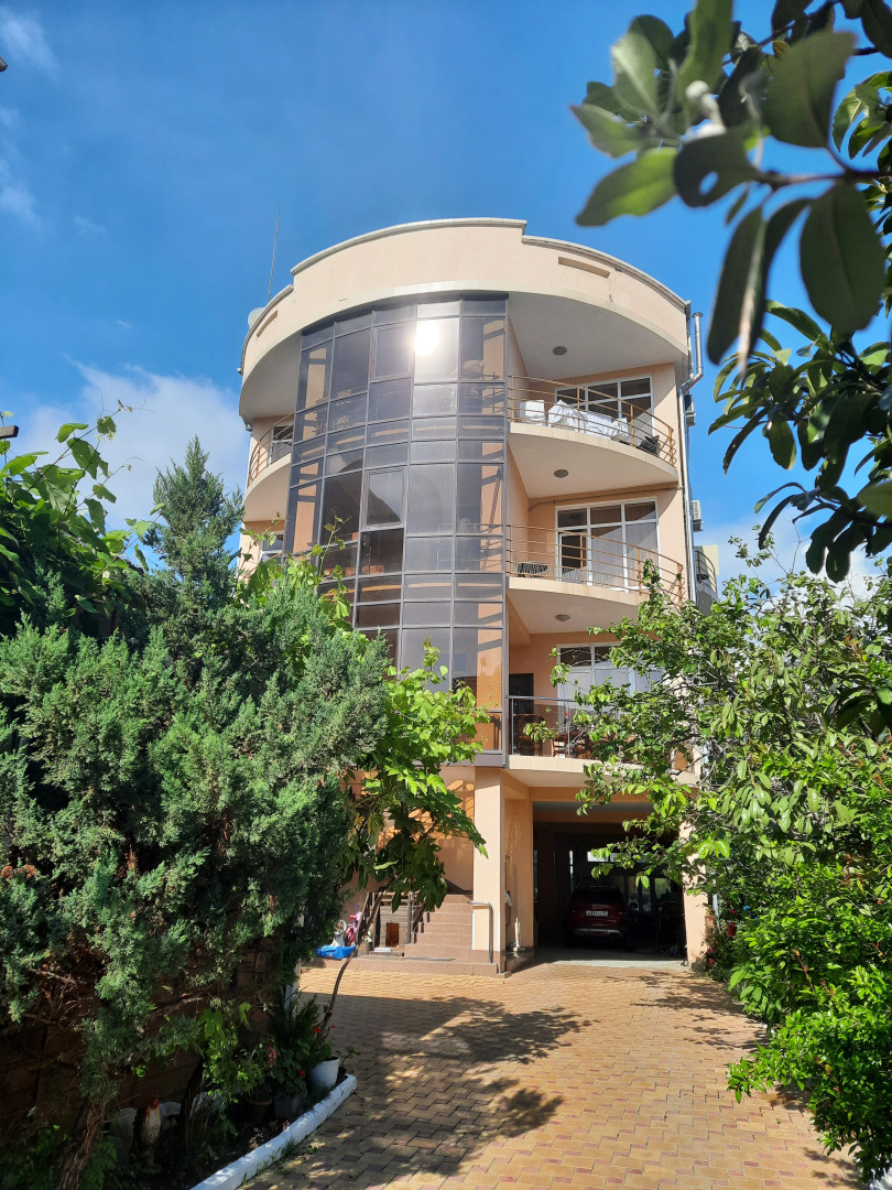 Гостевой дом Leo Grand